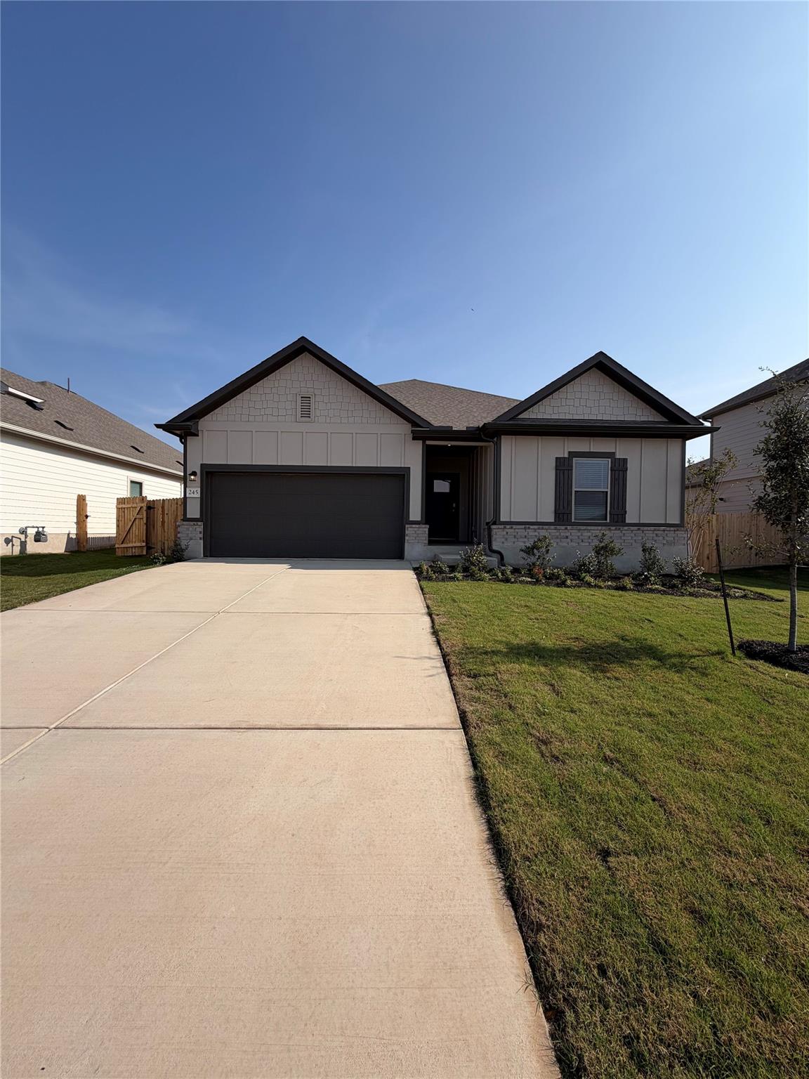 245 Red Tail Hawk Ln, Cedar Creek, TX 78612