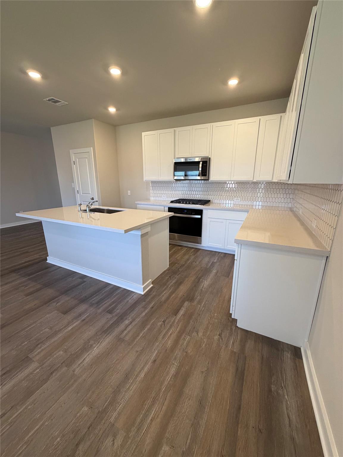 245 Red Tail Hawk Ln, Cedar Creek, TX 78612