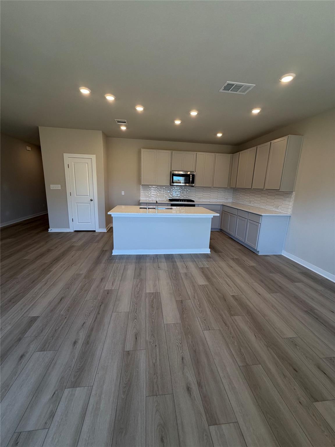 249 Red Tail Hawk Ln, Cedar Creek, TX 78612