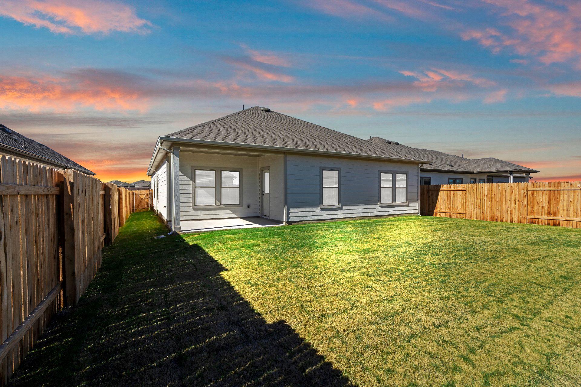 247 Red Tail Hawk Ln, Cedar Creek, TX 78612