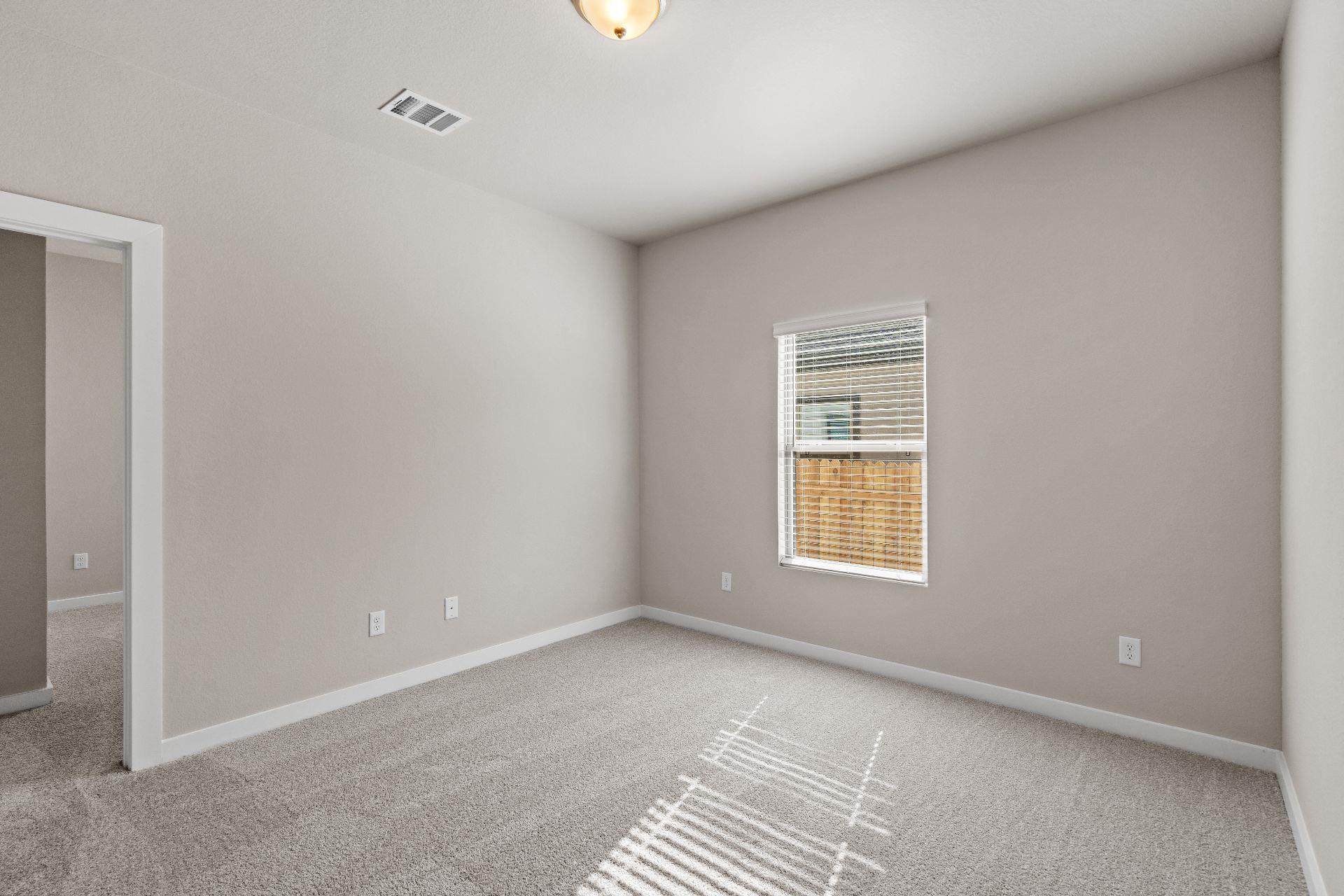 247 Red Tail Hawk Ln, Cedar Creek, TX 78612