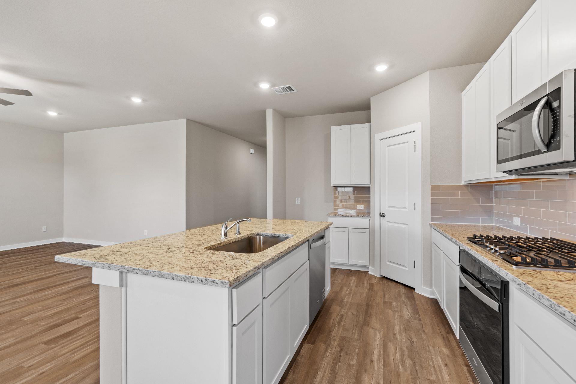 247 Red Tail Hawk Ln, Cedar Creek, TX 78612