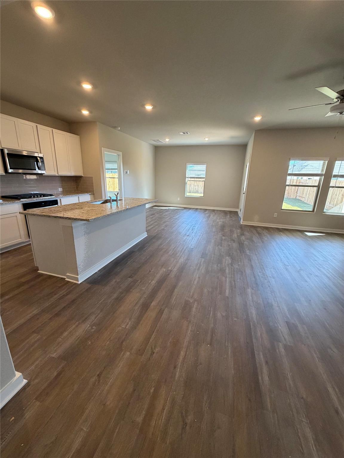 247 Red Tail Hawk Ln, Cedar Creek, TX 78612