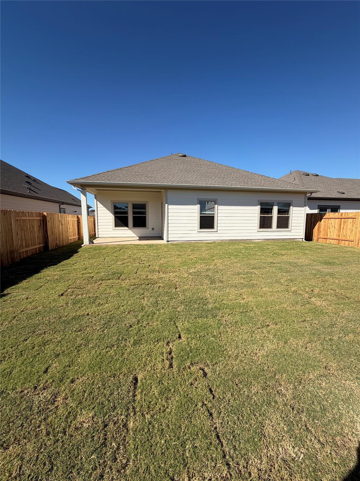 247 Red Tail Hawk Ln, Cedar Creek, TX 78612