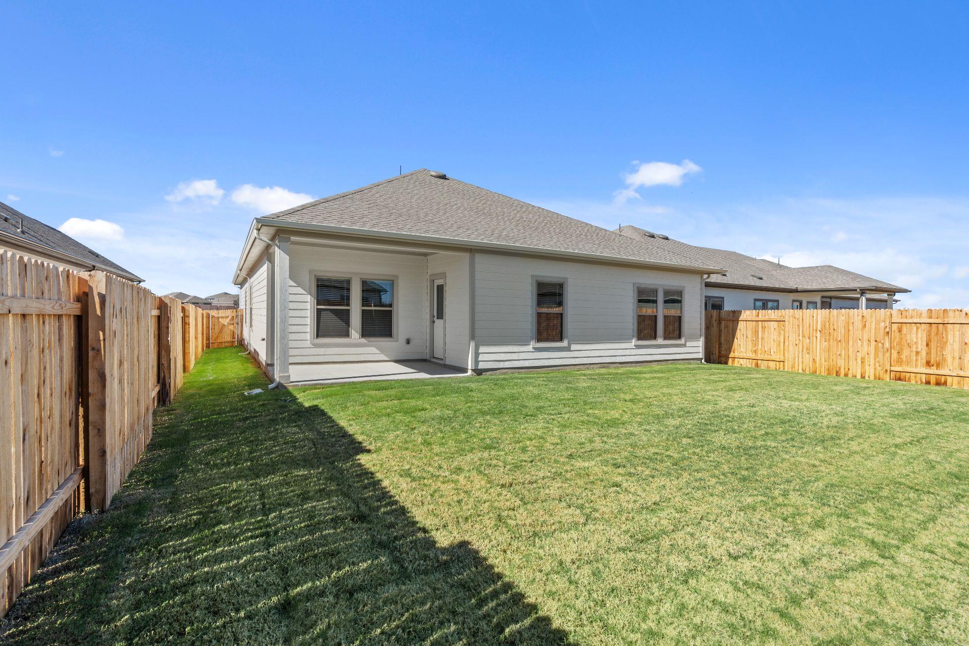 247 Red Tail Hawk Ln, Cedar Creek, TX 78612