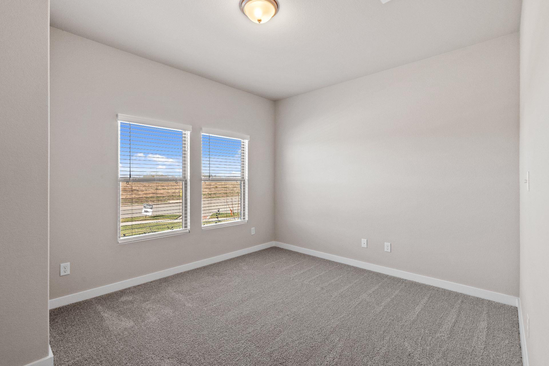 251 Red Tail Hawk Ln, Cedar Creek, TX 78612