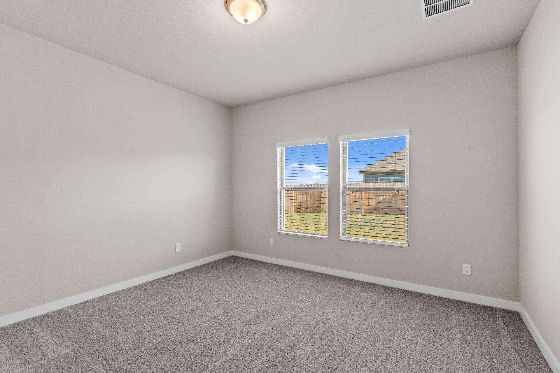 251 Red Tail Hawk Ln, Cedar Creek, TX 78612