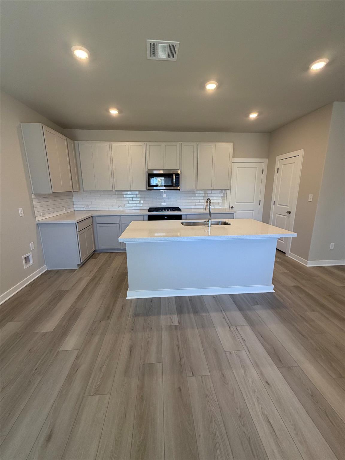 251 Red Tail Hawk Ln, Cedar Creek, TX 78612