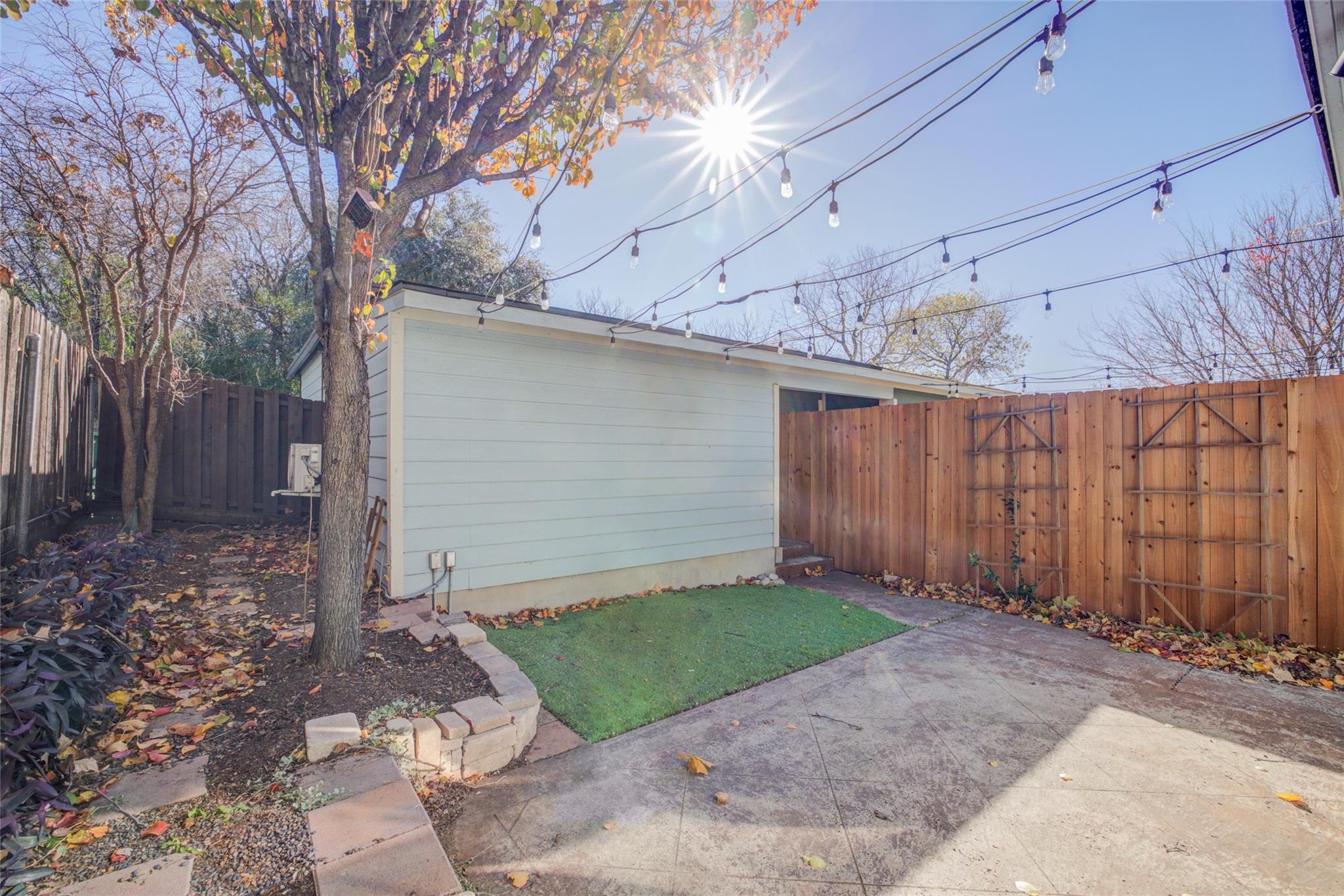 4109 E 12th St # 2, Austin, TX 78721