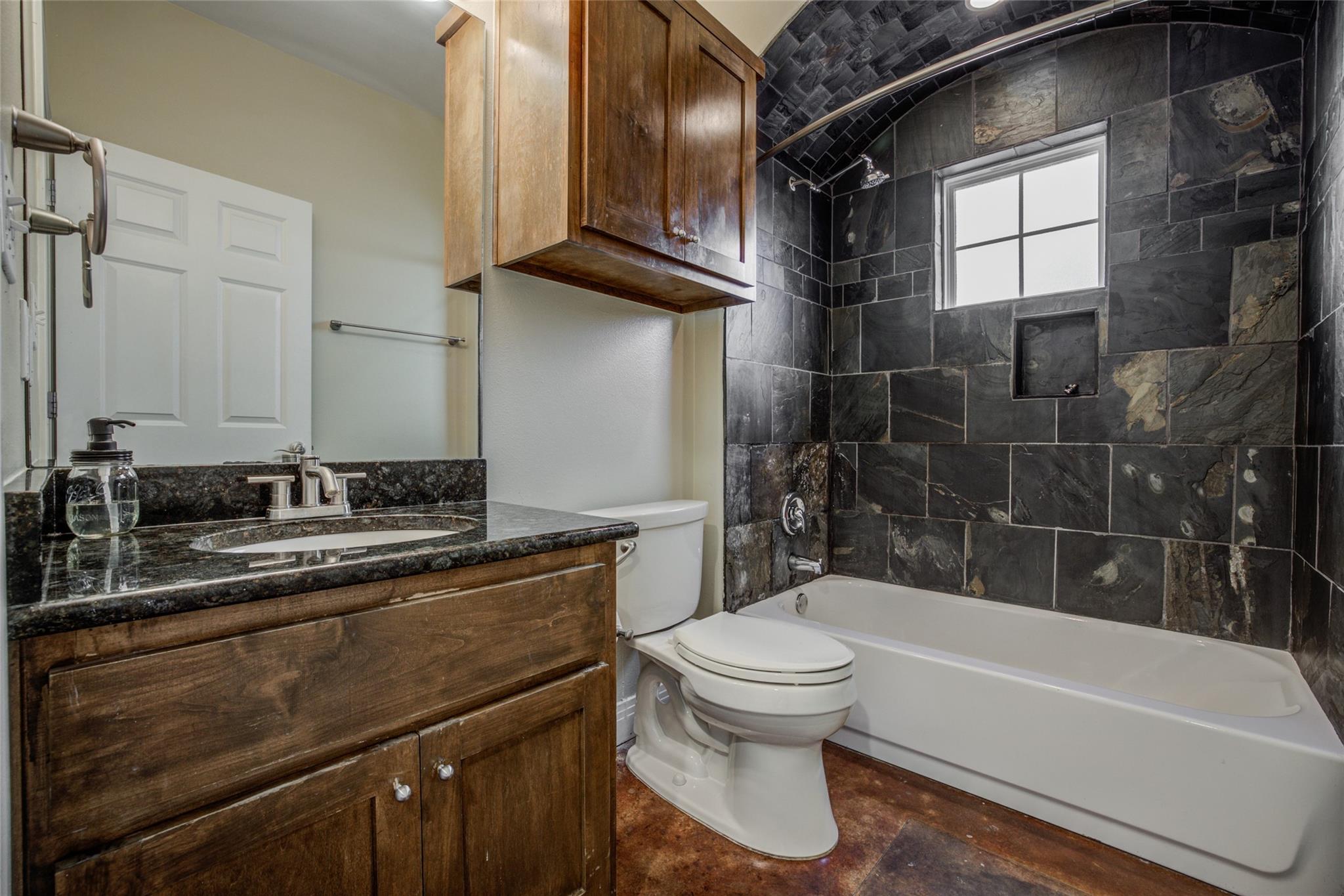 4109 E 12th St # 2, Austin, TX 78721