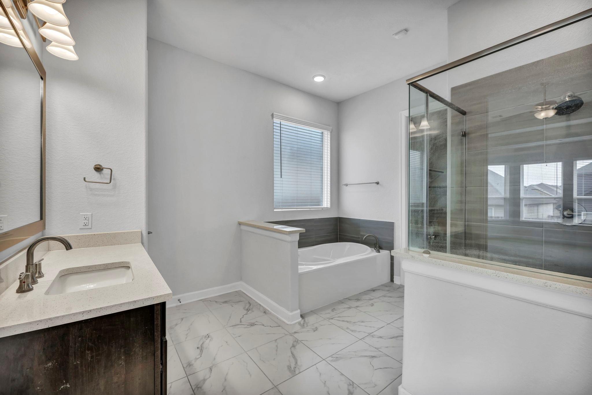 252 Sabino Dr, Buda, TX 78610