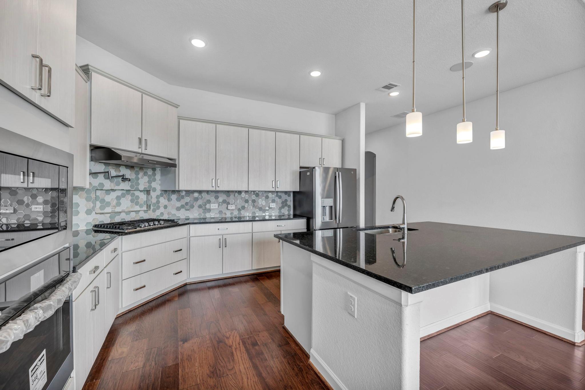 252 Sabino Dr, Buda, TX 78610