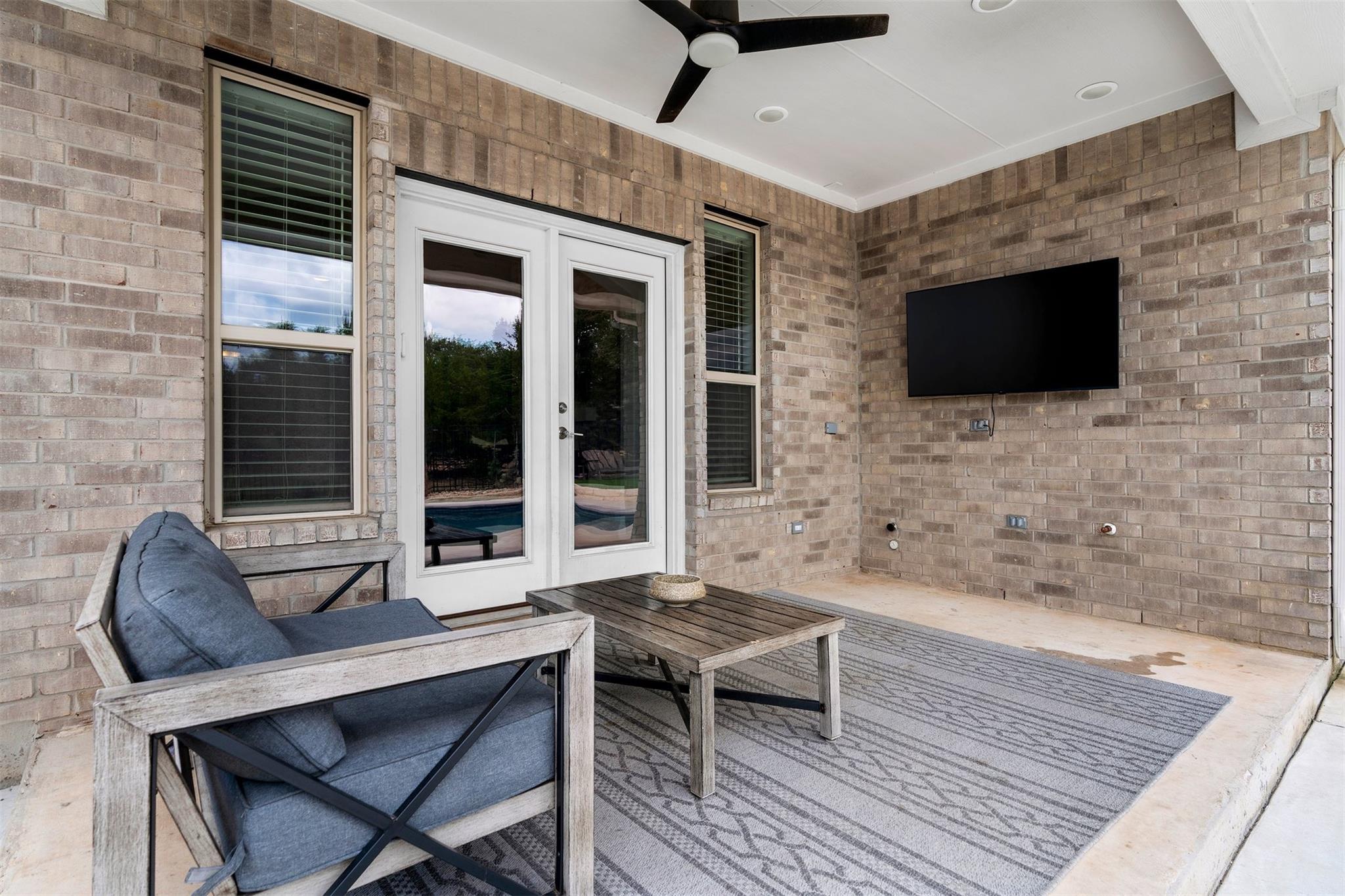 261 Double L Dr, Dripping Springs, TX 78620