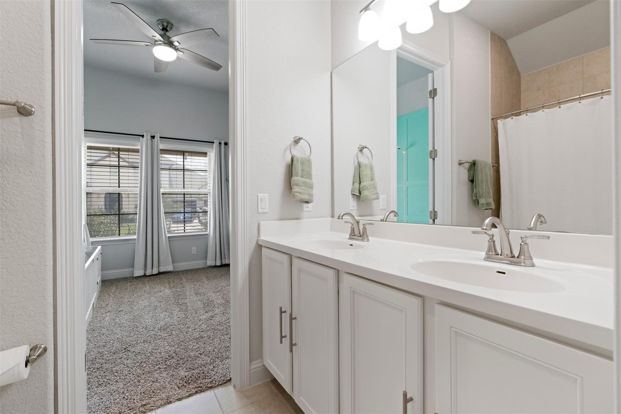 261 Double L Dr, Dripping Springs, TX 78620