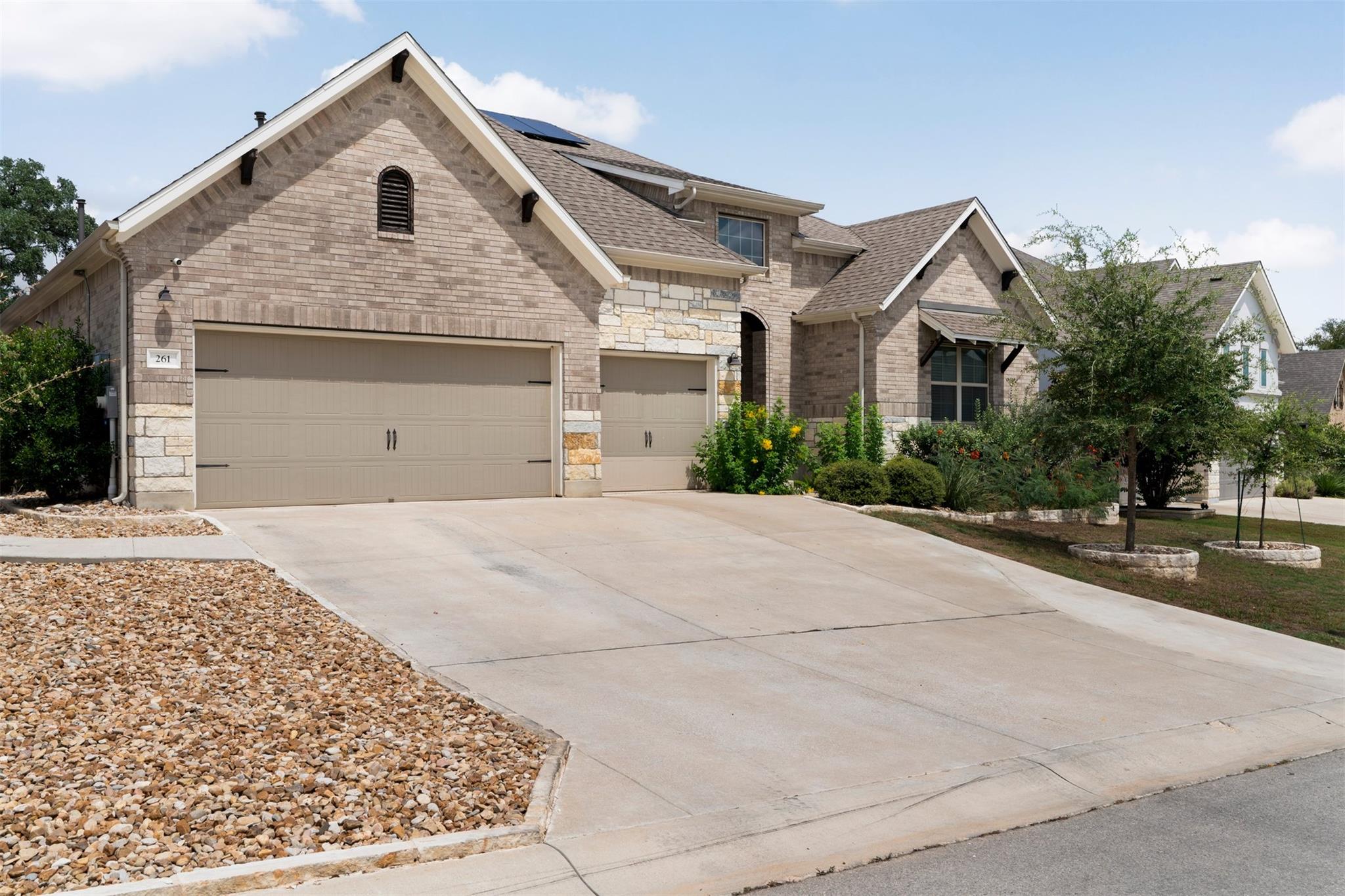 261 Double L Dr, Dripping Springs, TX 78620