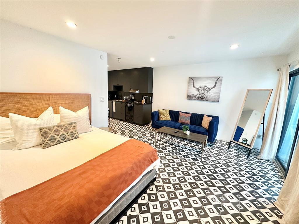 201 Academy Dr # 203, Austin, TX 78704