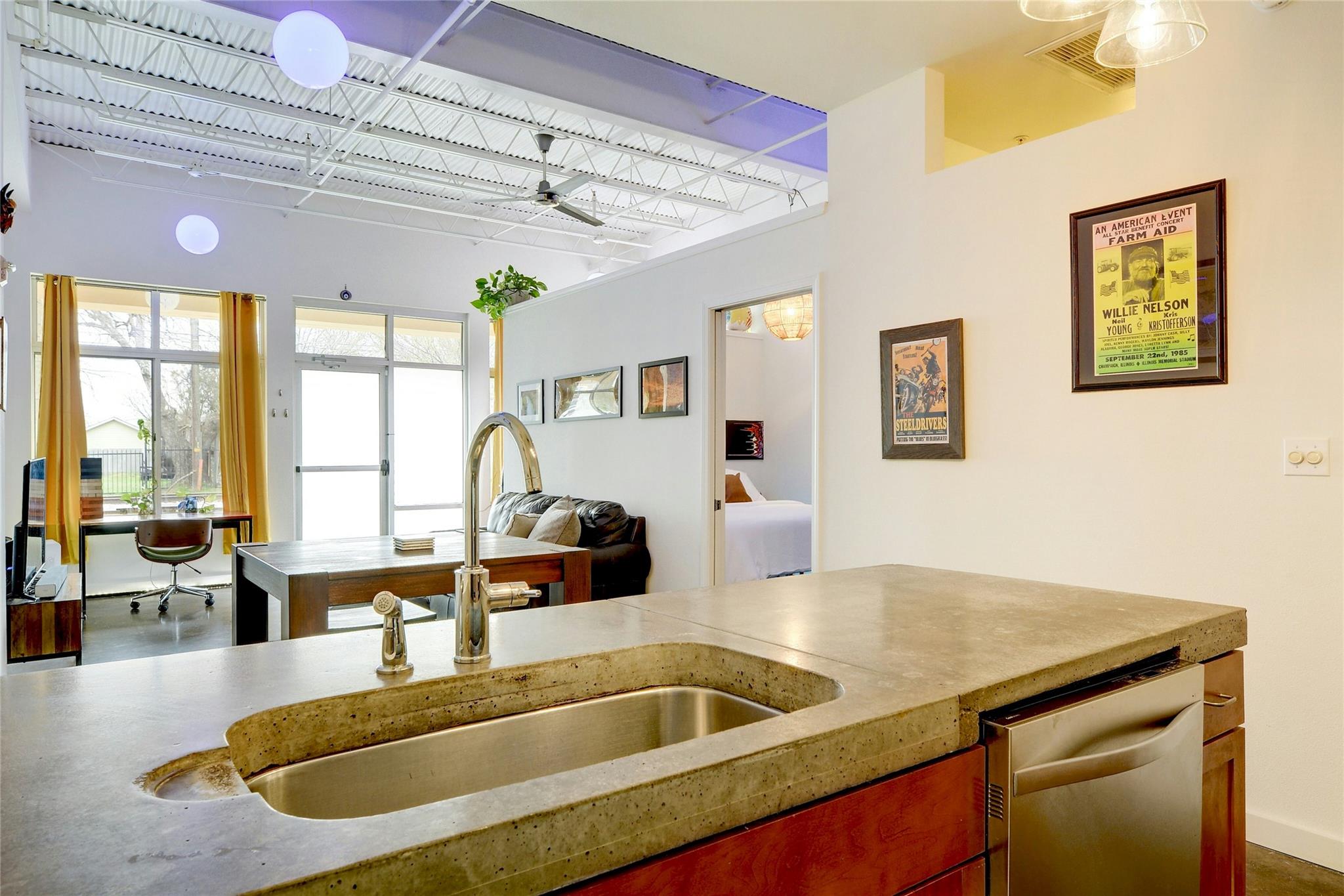 2401 E 6th St # 5068, Austin, TX 78702