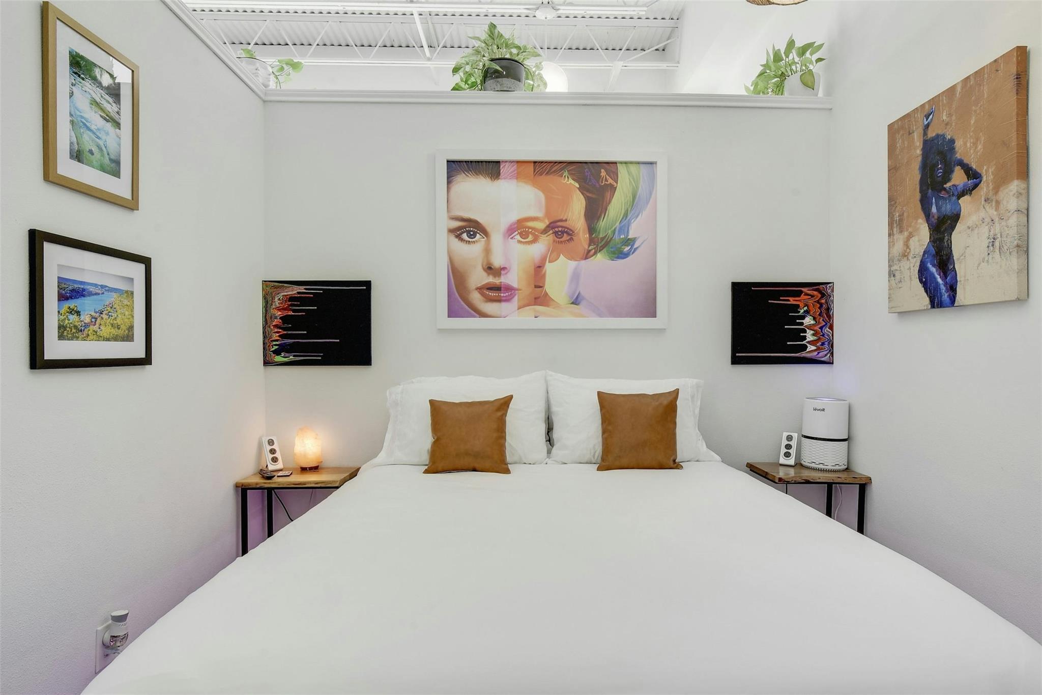 2401 E 6th St # 5068, Austin, TX 78702