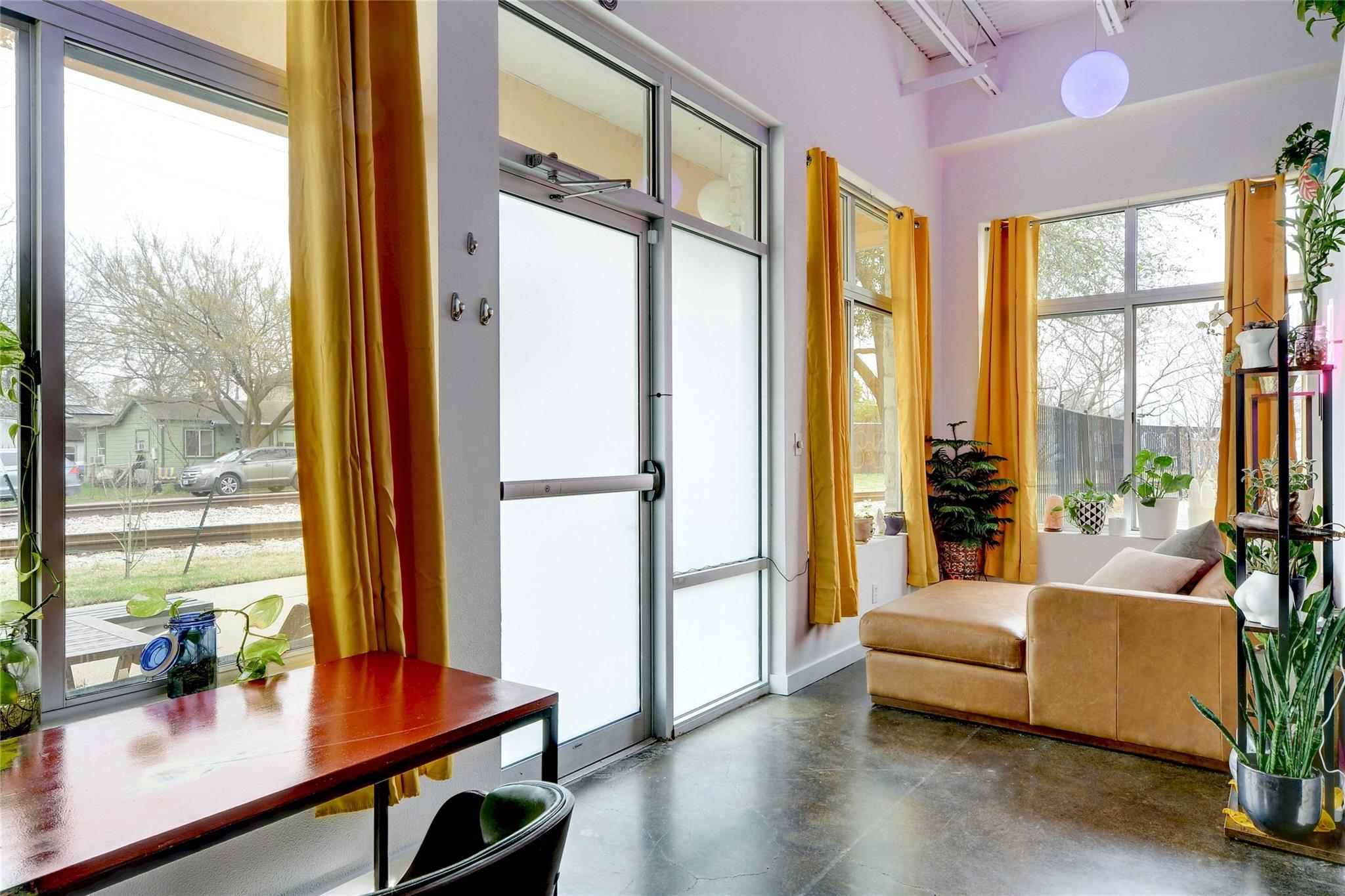 2401 E 6th St # 5068, Austin, TX 78702