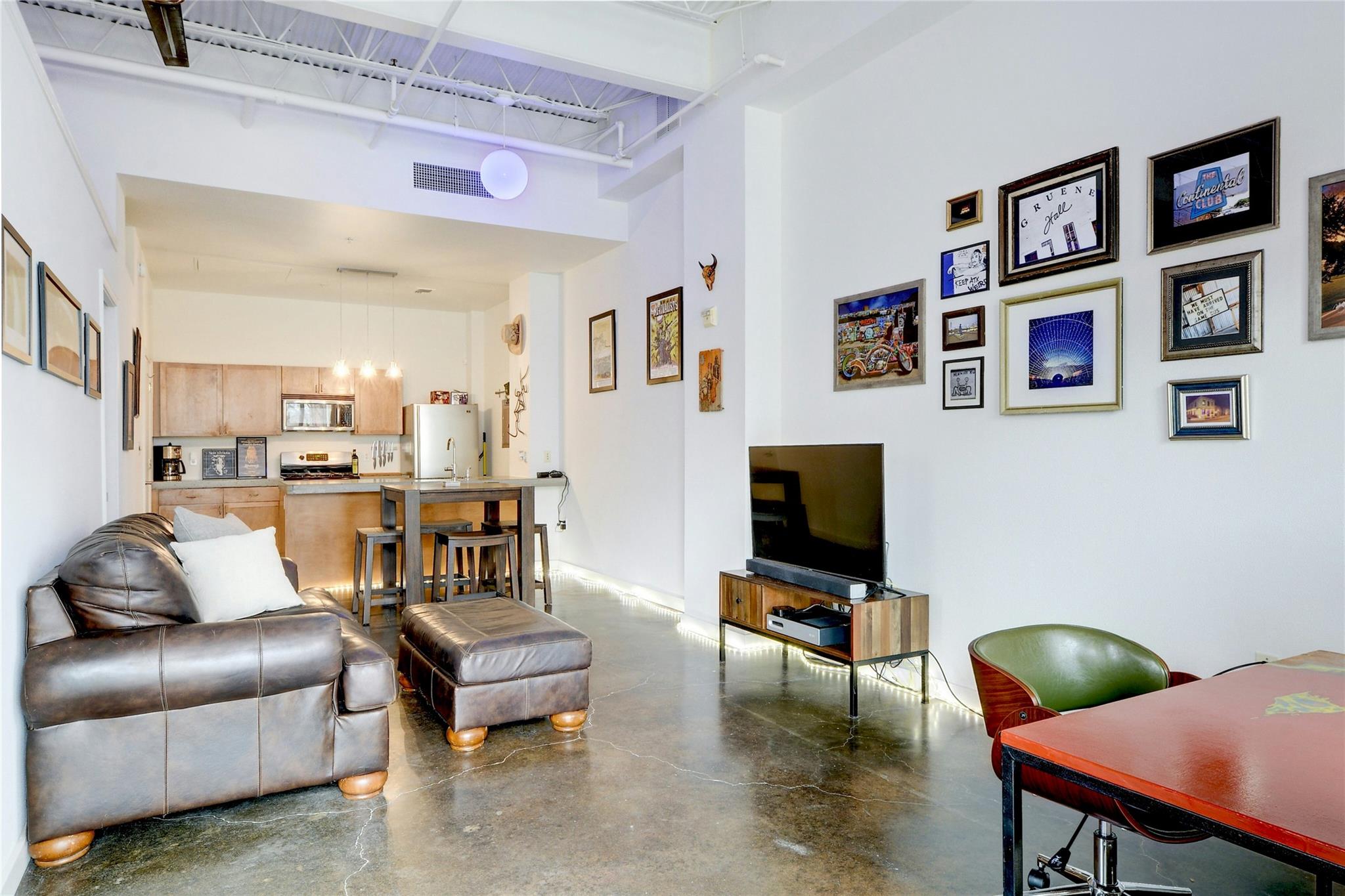 2401 E 6th St # 5068, Austin, TX 78702