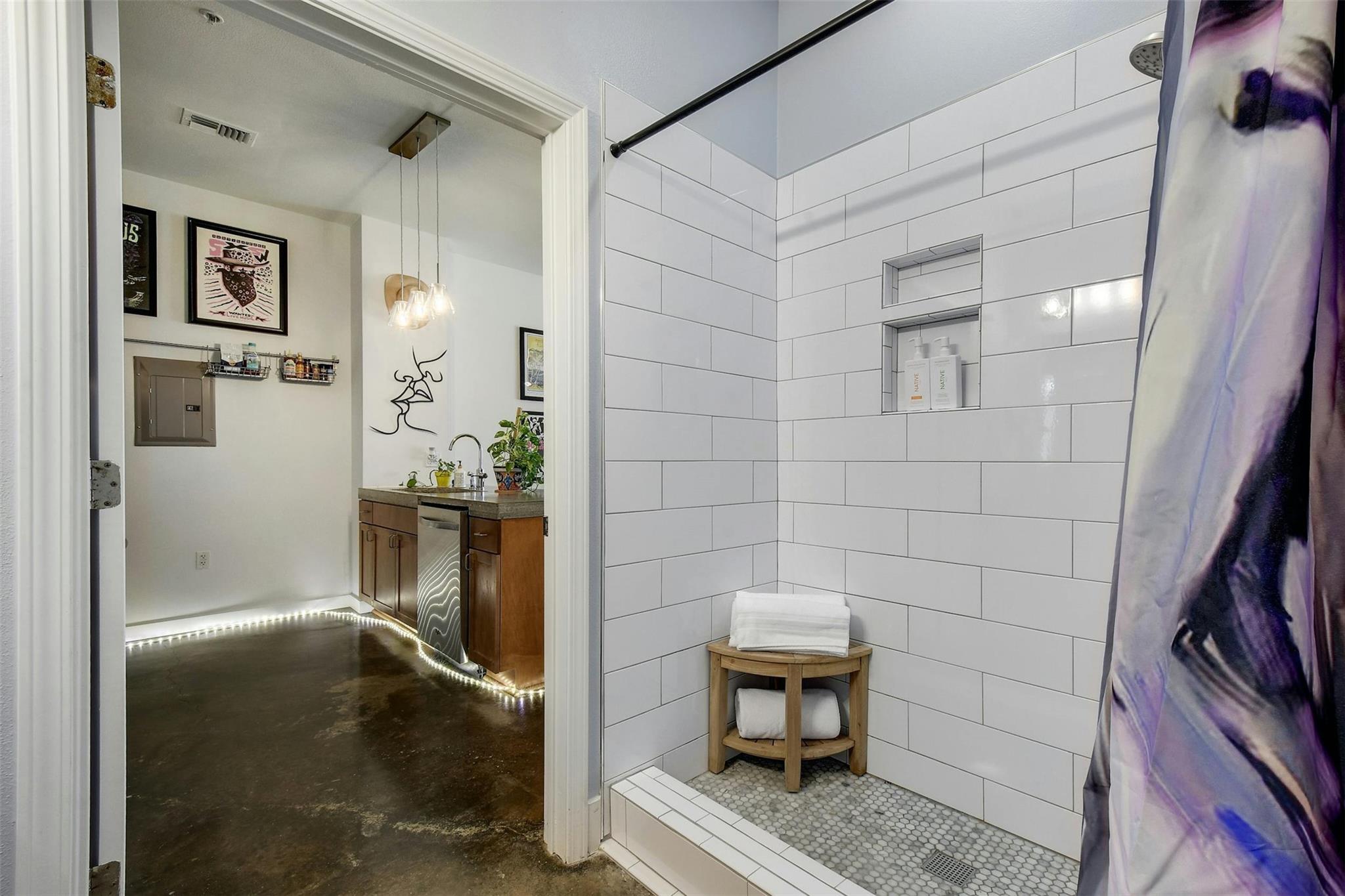 2401 E 6th St # 5068, Austin, TX 78702