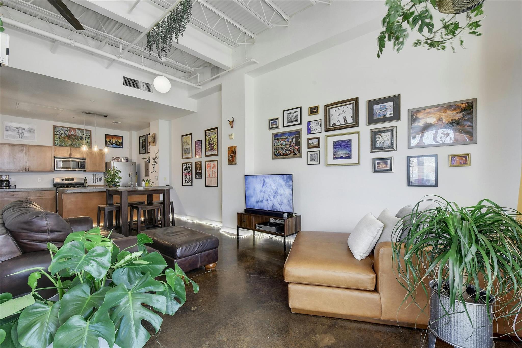 2401 E 6th St # 5068, Austin, TX 78702