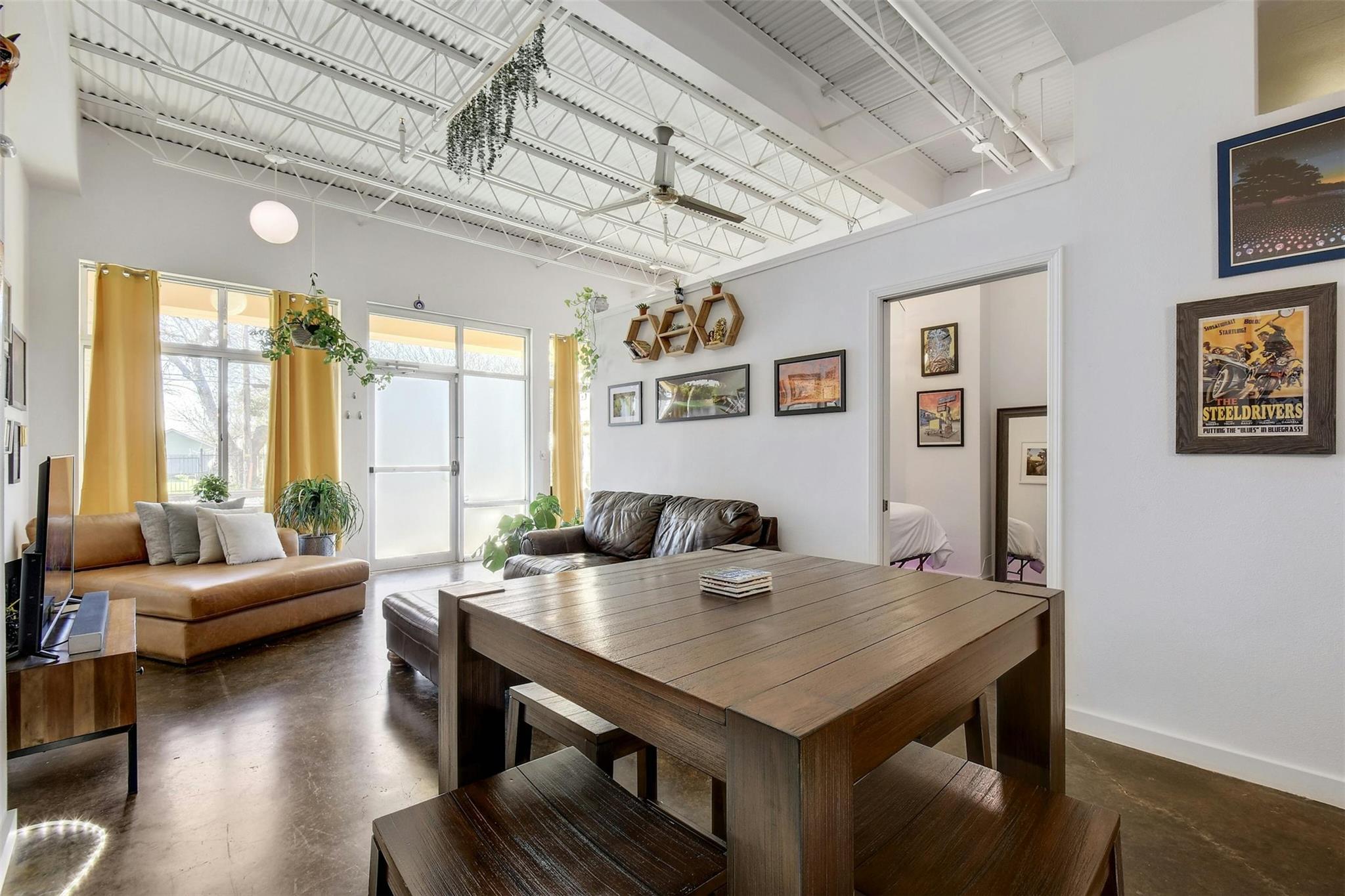 2401 E 6th St # 5068, Austin, TX 78702