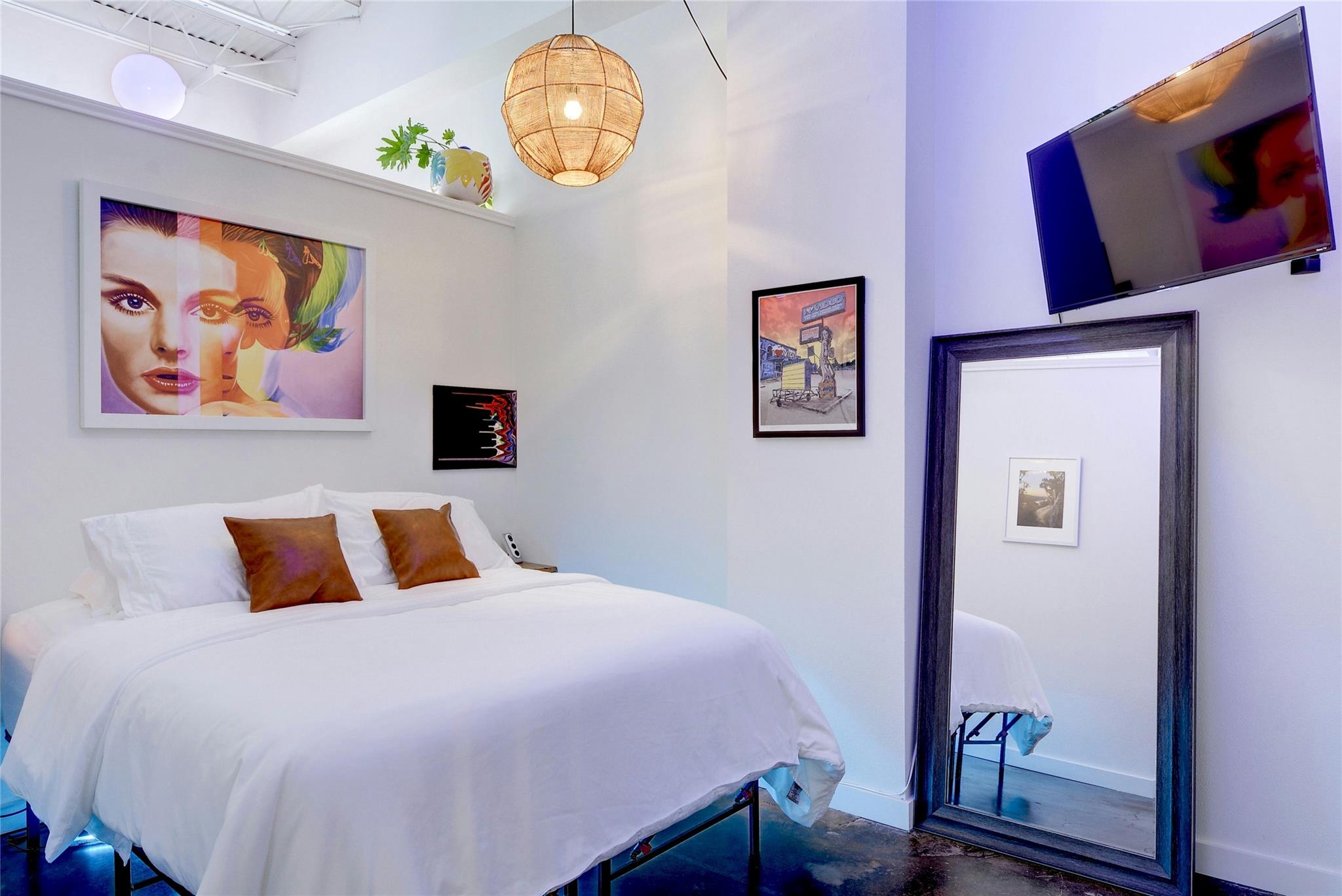 2401 E 6th St # 5068, Austin, TX 78702