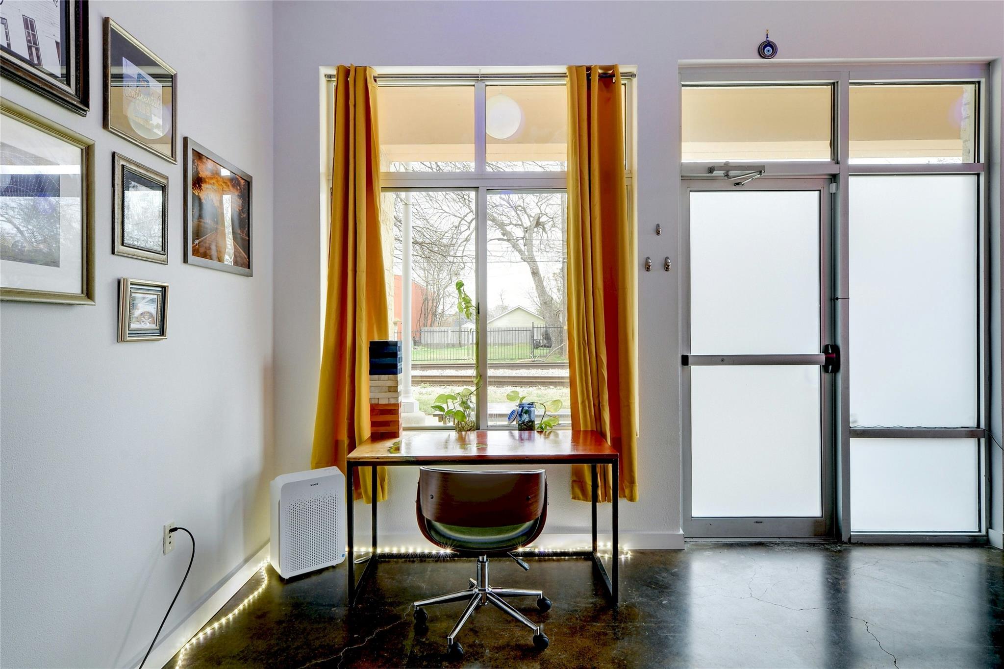 2401 E 6th St # 5068, Austin, TX 78702