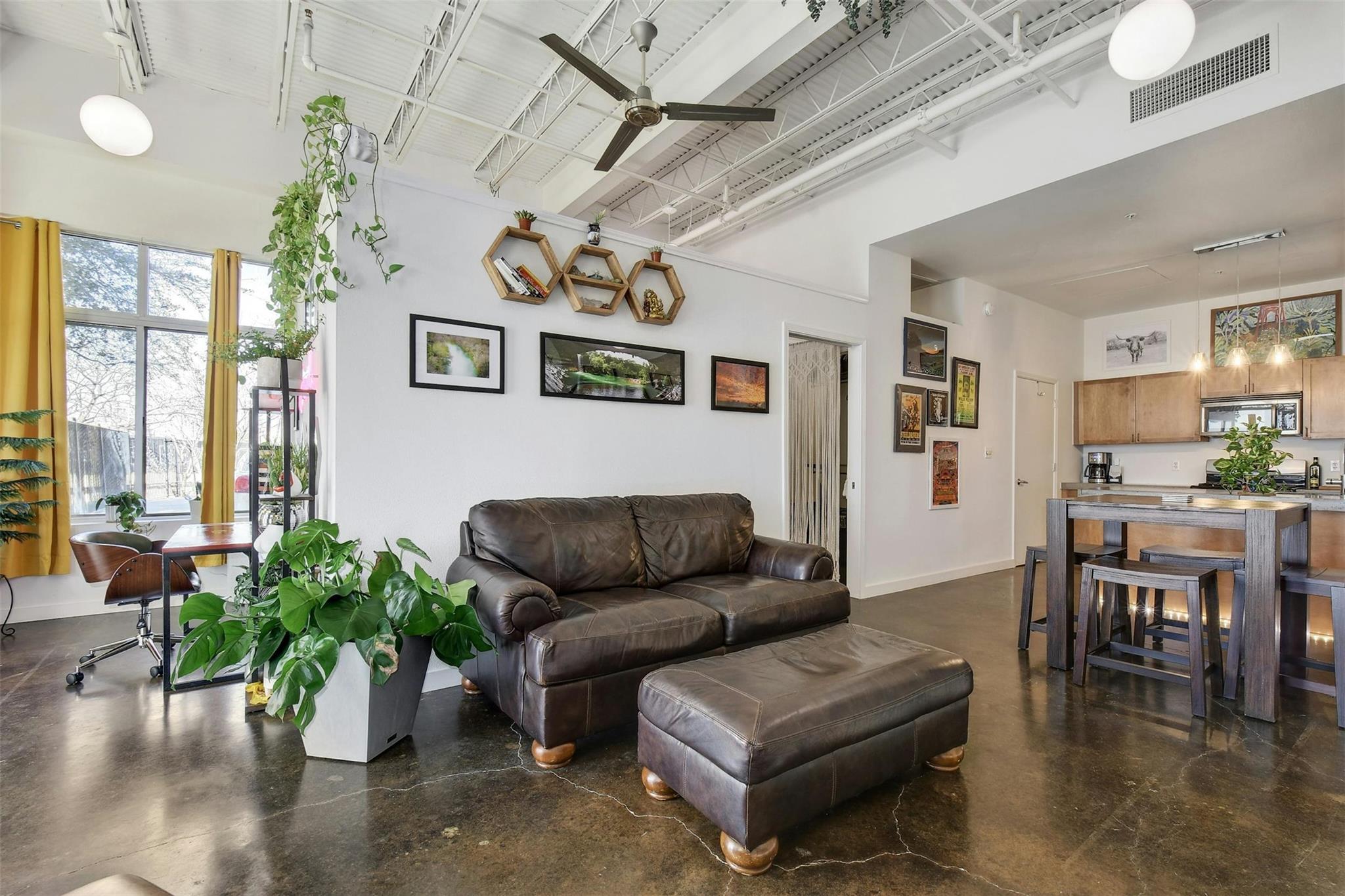 2401 E 6th St # 5068, Austin, TX 78702