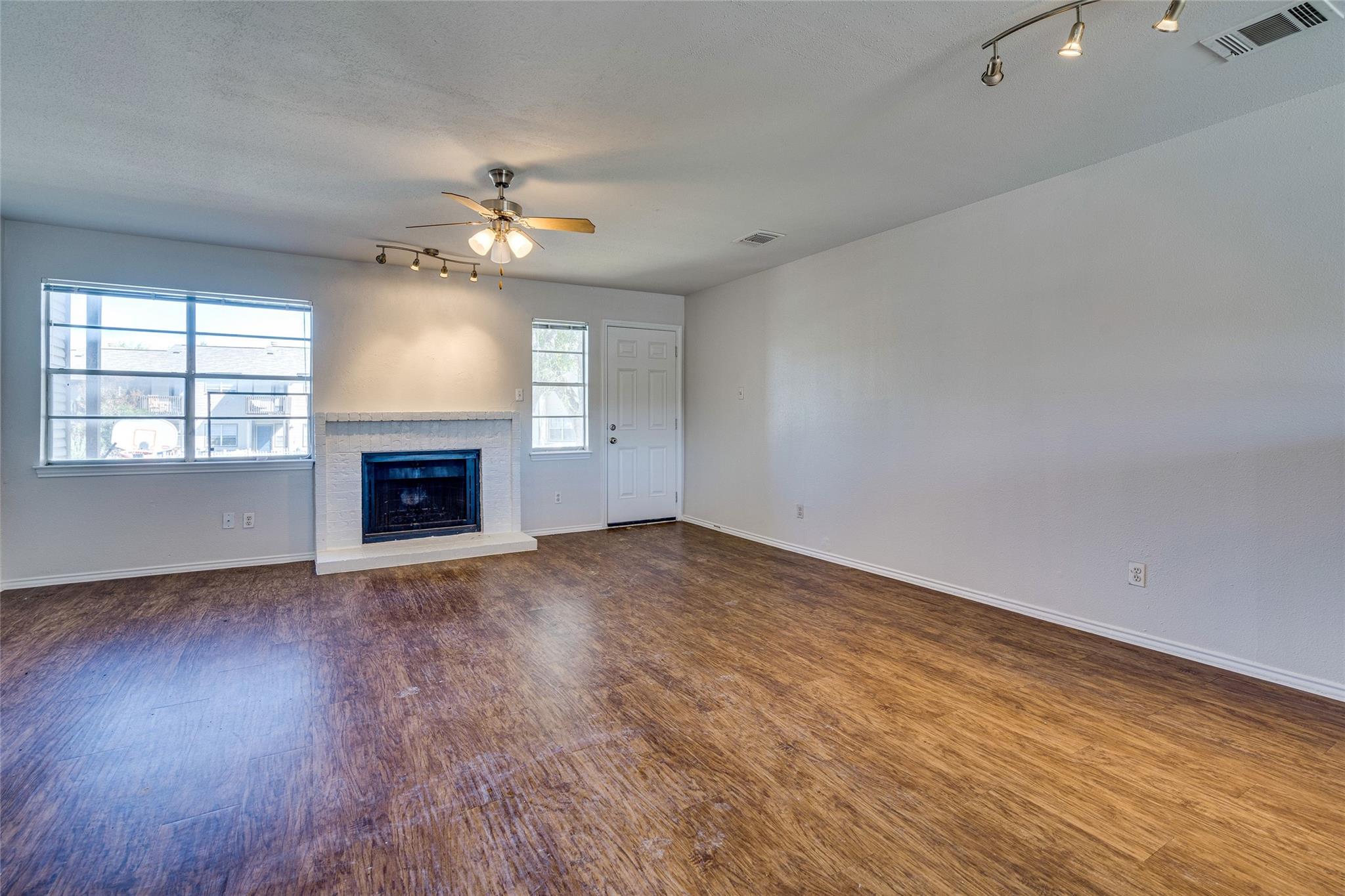 1824 River Crossing Cir # D, Austin, TX 78741