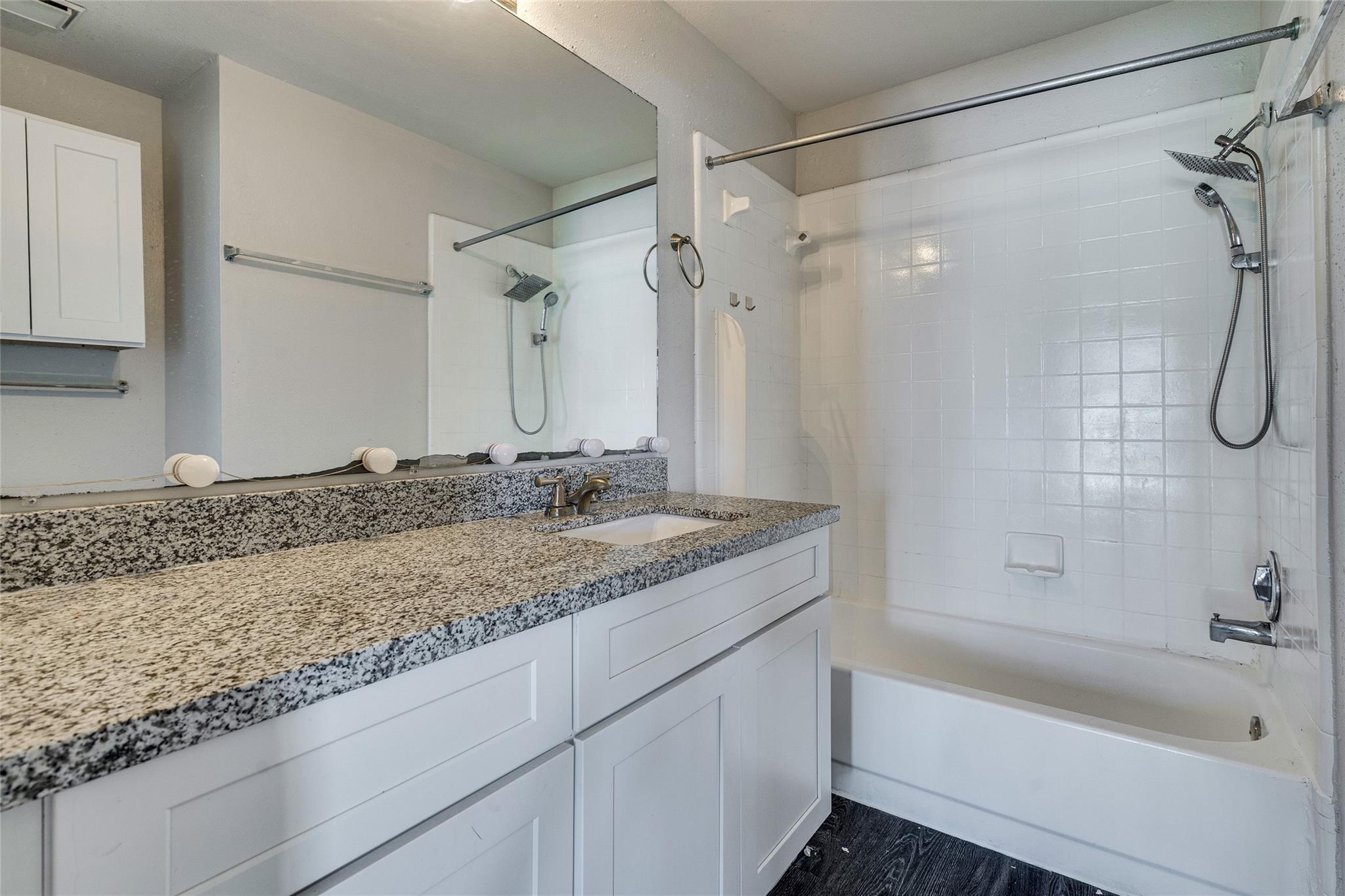 1824 River Crossing Cir # D, Austin, TX 78741