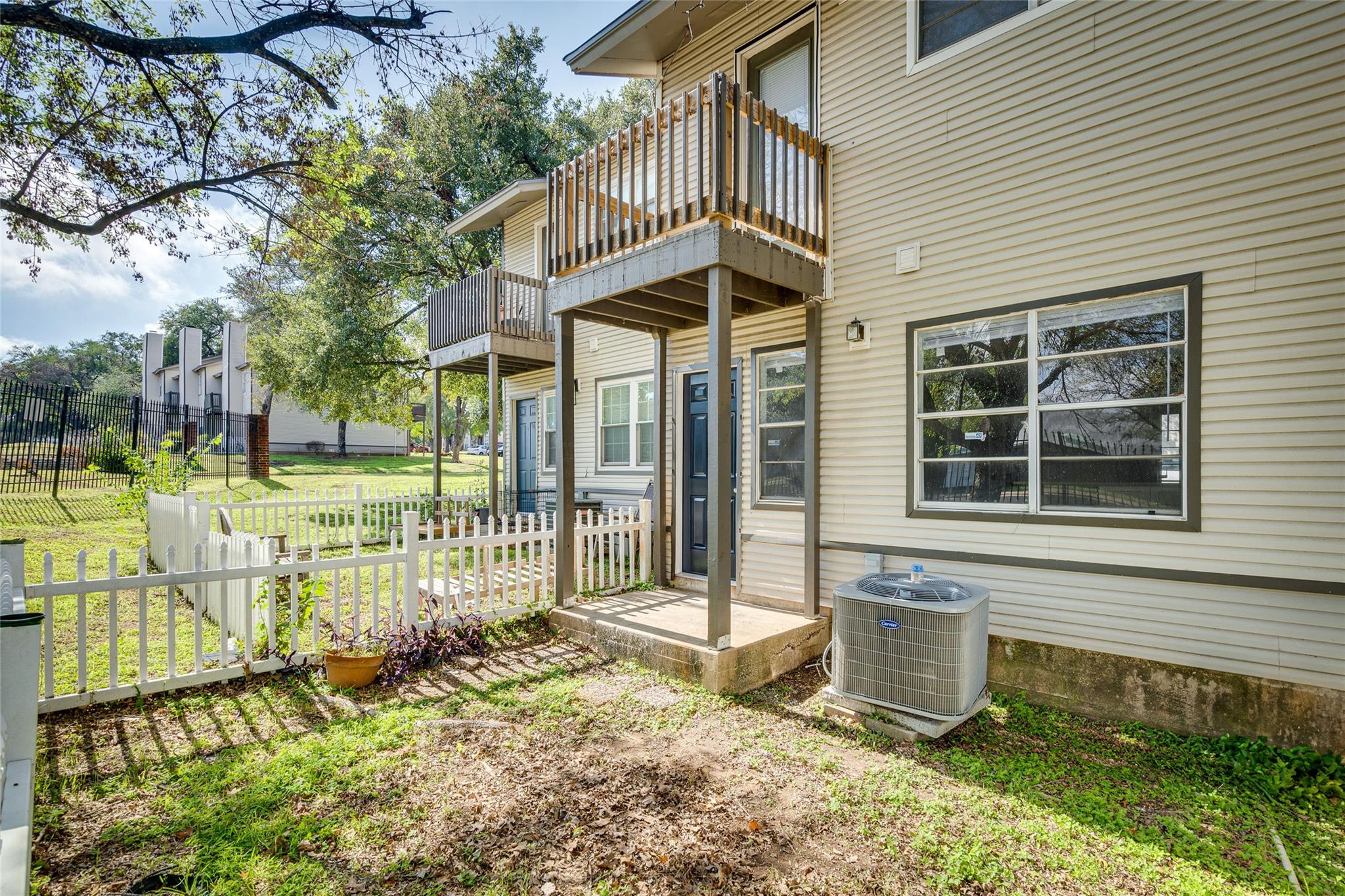 1824 River Crossing Cir # D, Austin, TX 78741