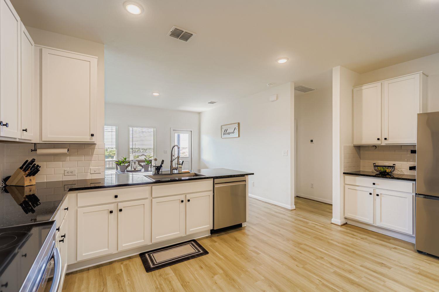 157 Lt Rusty Dr, Jarrell, TX 76537