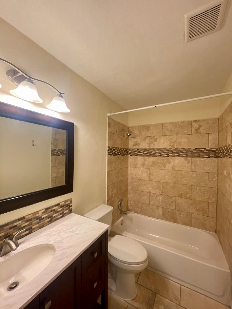 909 Reinli St # 124, Austin, TX 78751