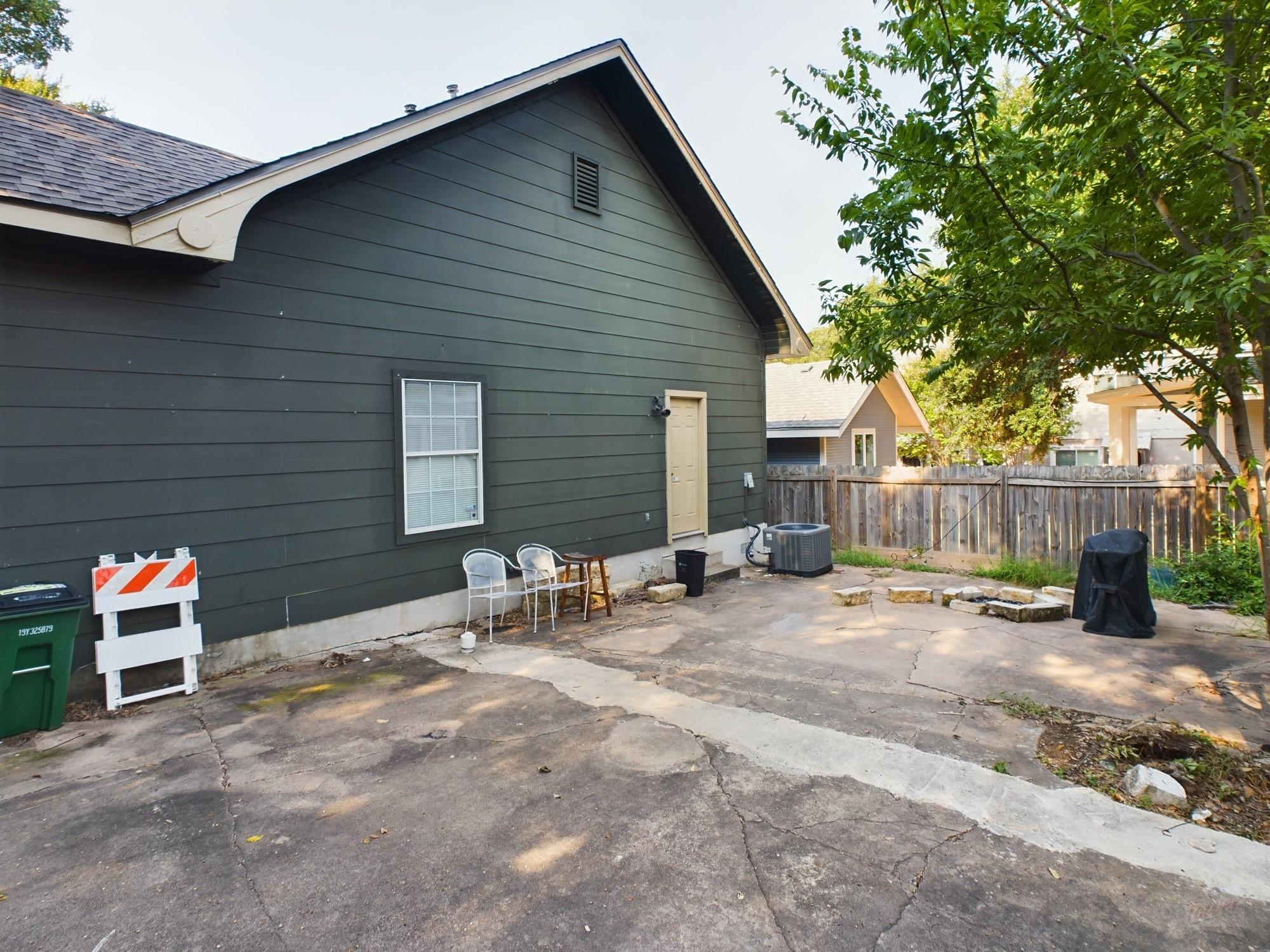 1102 W 22nd St, Austin, TX 78705