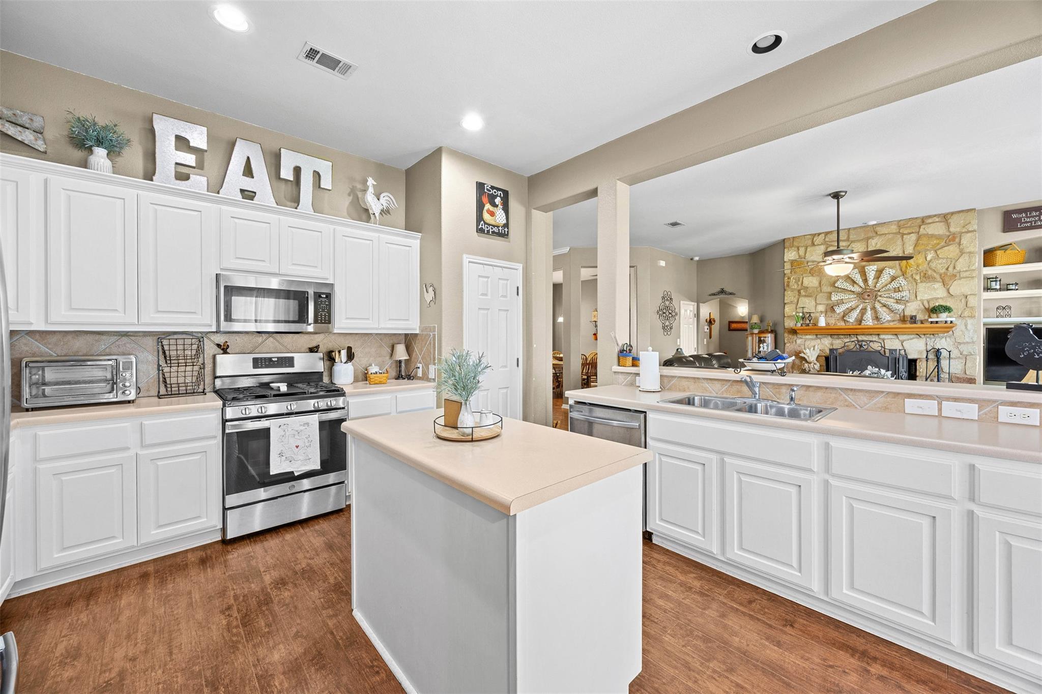 350 Lehne Rd, Bertram, TX 78605