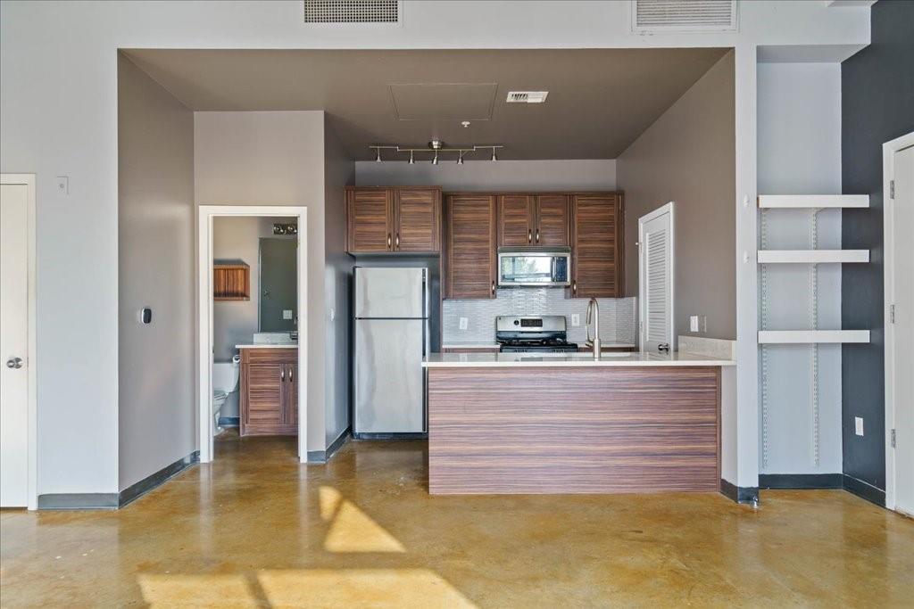 2401 E 6th St # 62, Austin, TX 78702