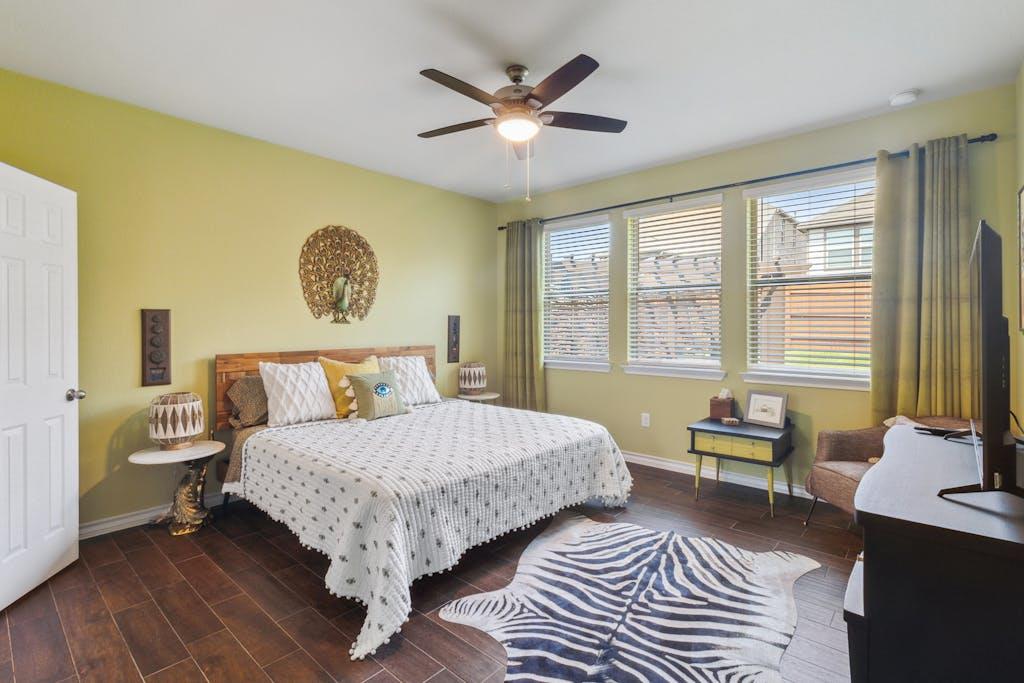 707 Eves Necklace Dr, Buda, TX 78610