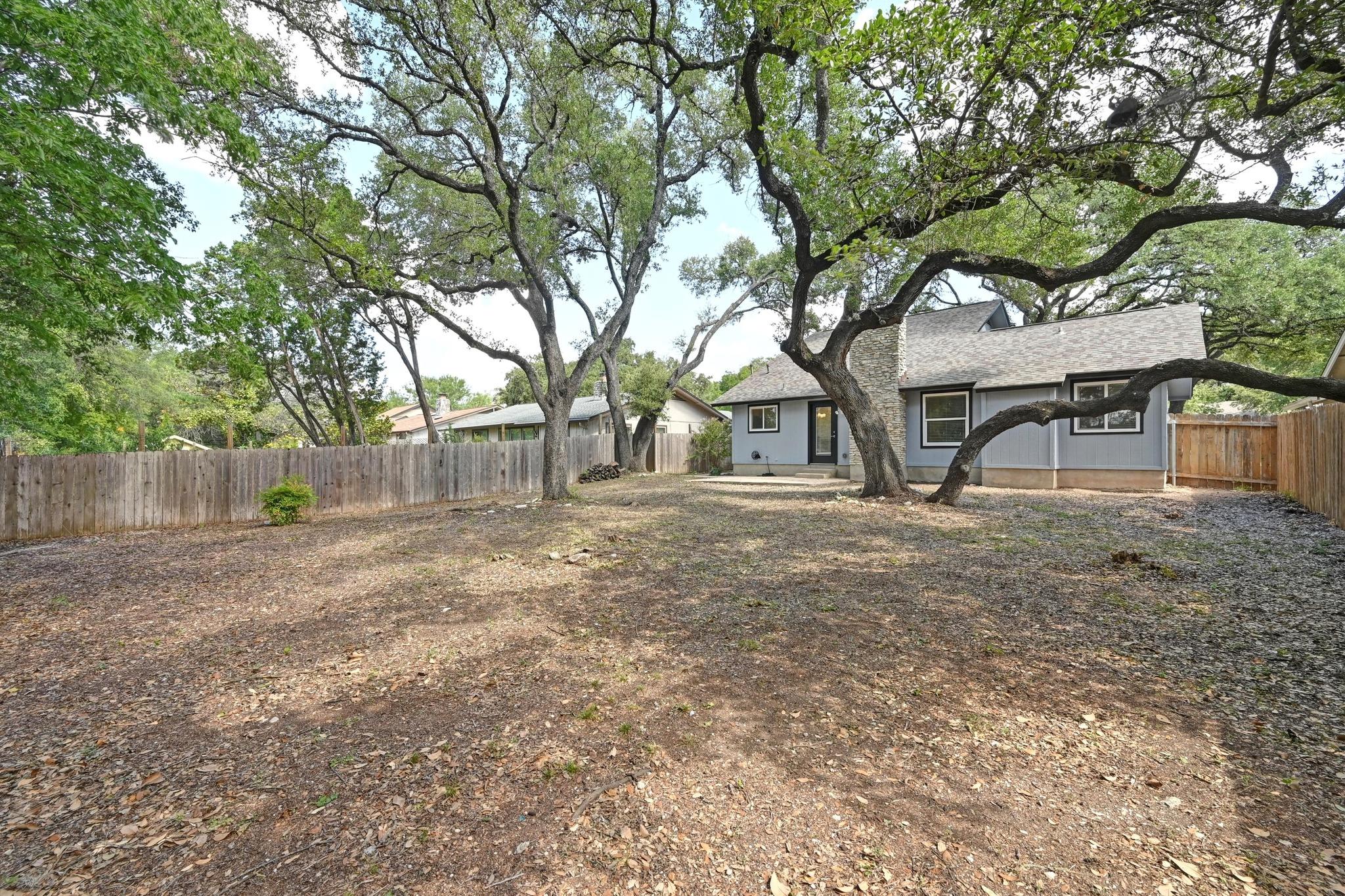 911 Acorn Oaks Dr, Austin, TX 78745