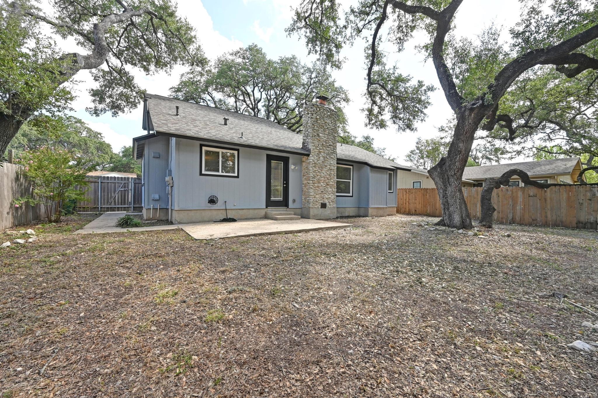 911 Acorn Oaks Dr, Austin, TX 78745