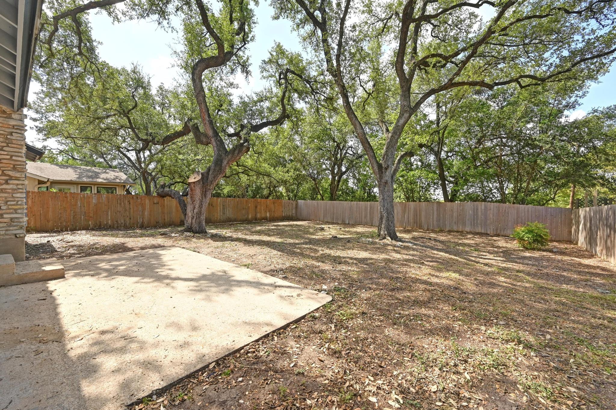 911 Acorn Oaks Dr, Austin, TX 78745