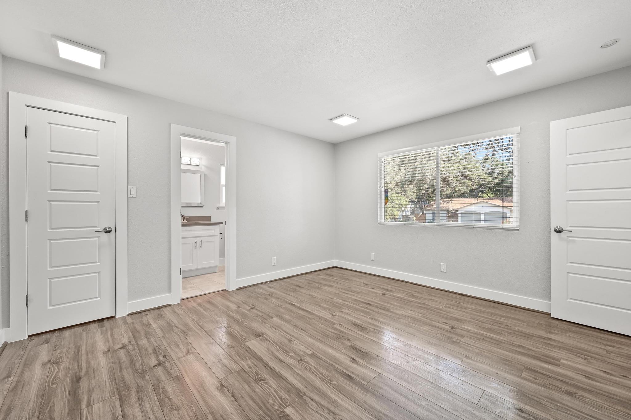 911 Acorn Oaks Dr, Austin, TX 78745