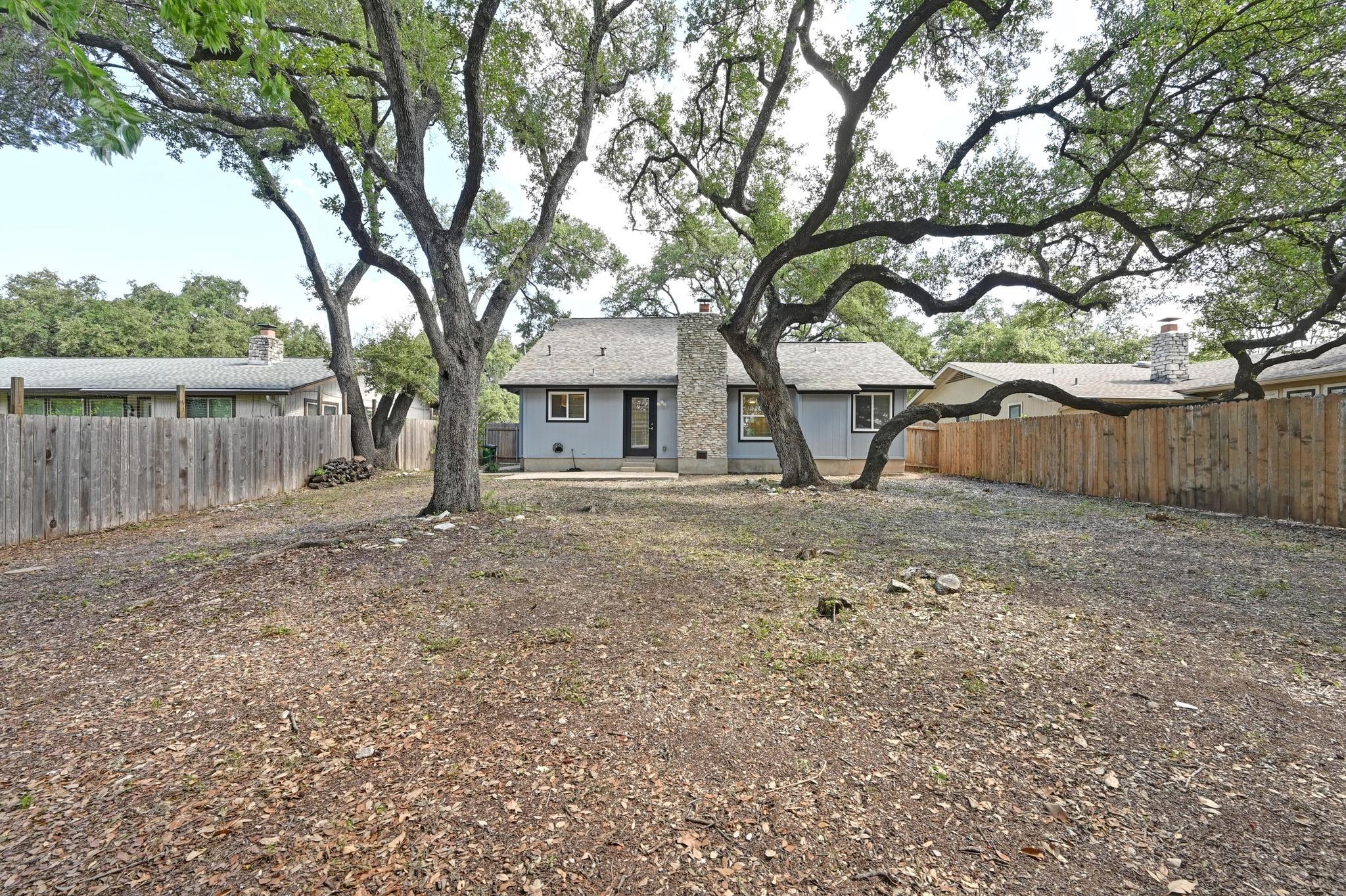 911 Acorn Oaks Dr, Austin, TX 78745