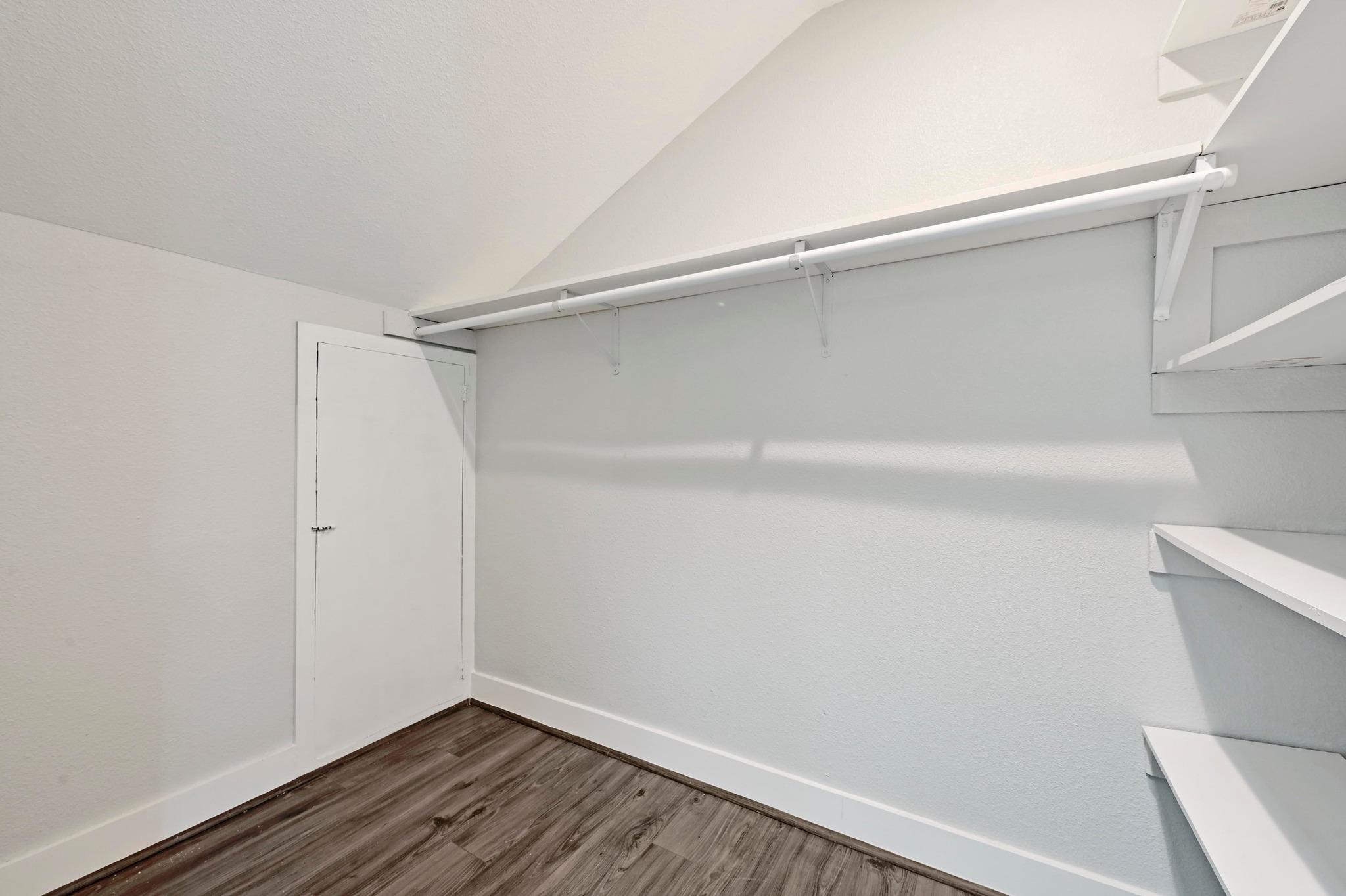 911 Acorn Oaks Dr, Austin, TX 78745