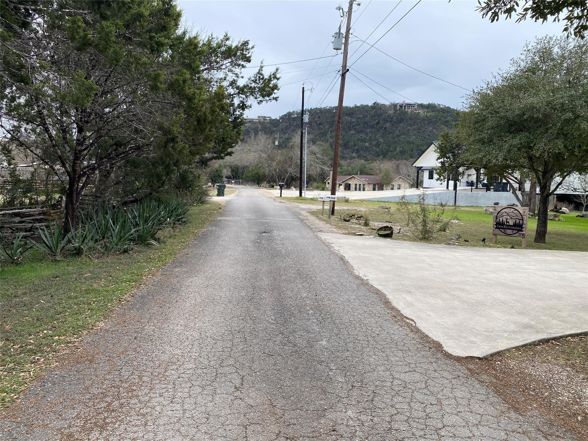 207 Hub Dr, Wimberley, TX 78676