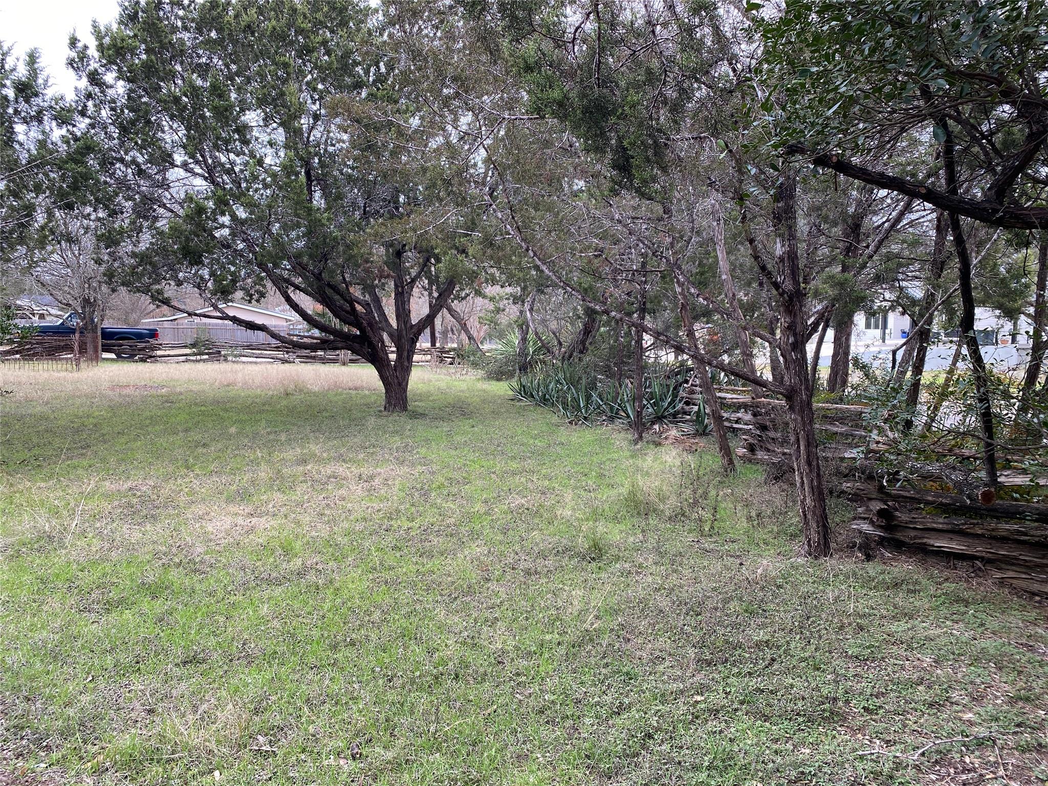 207 Hub Dr, Wimberley, TX 78676