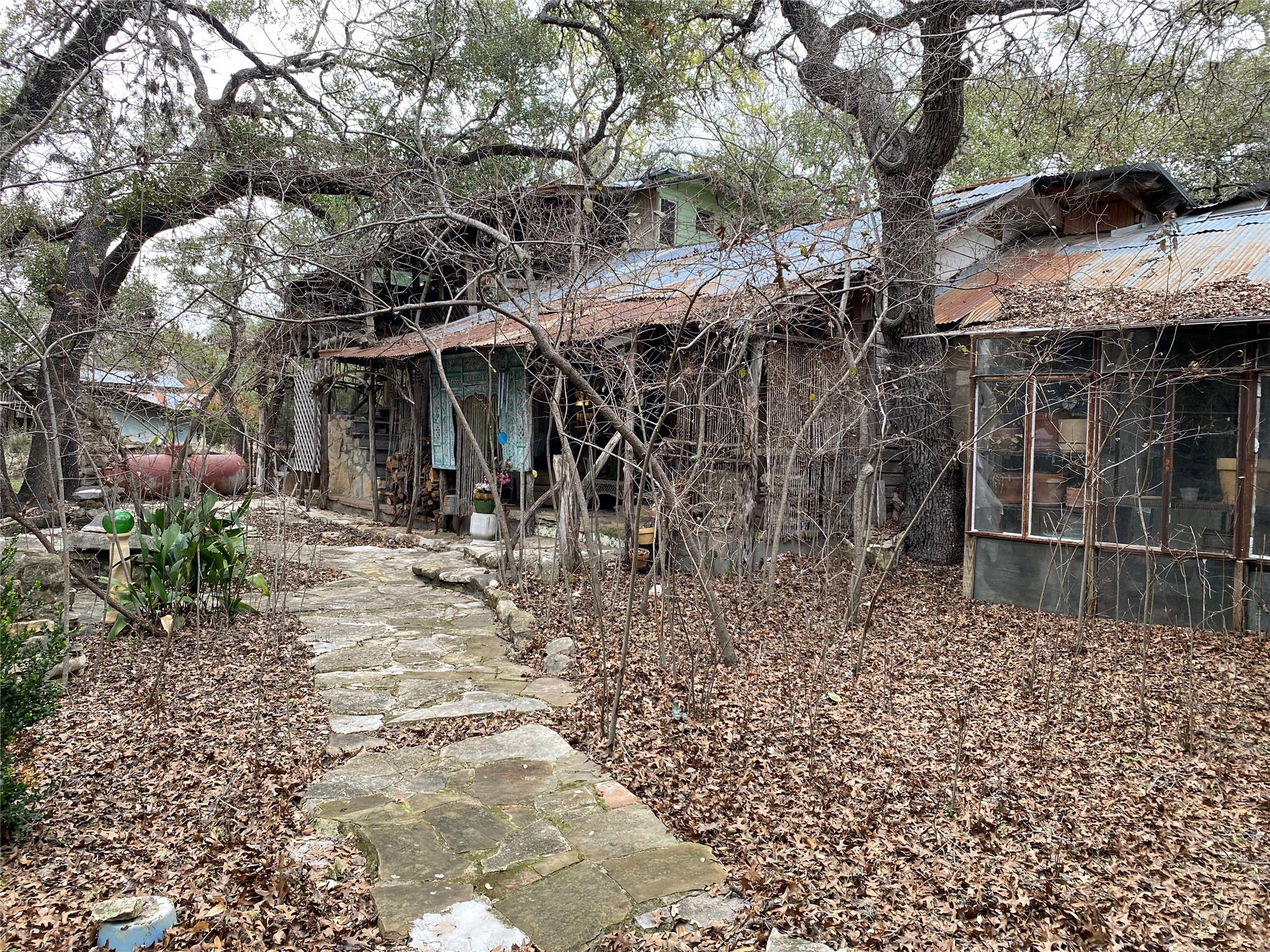 207 Hub Dr, Wimberley, TX 78676