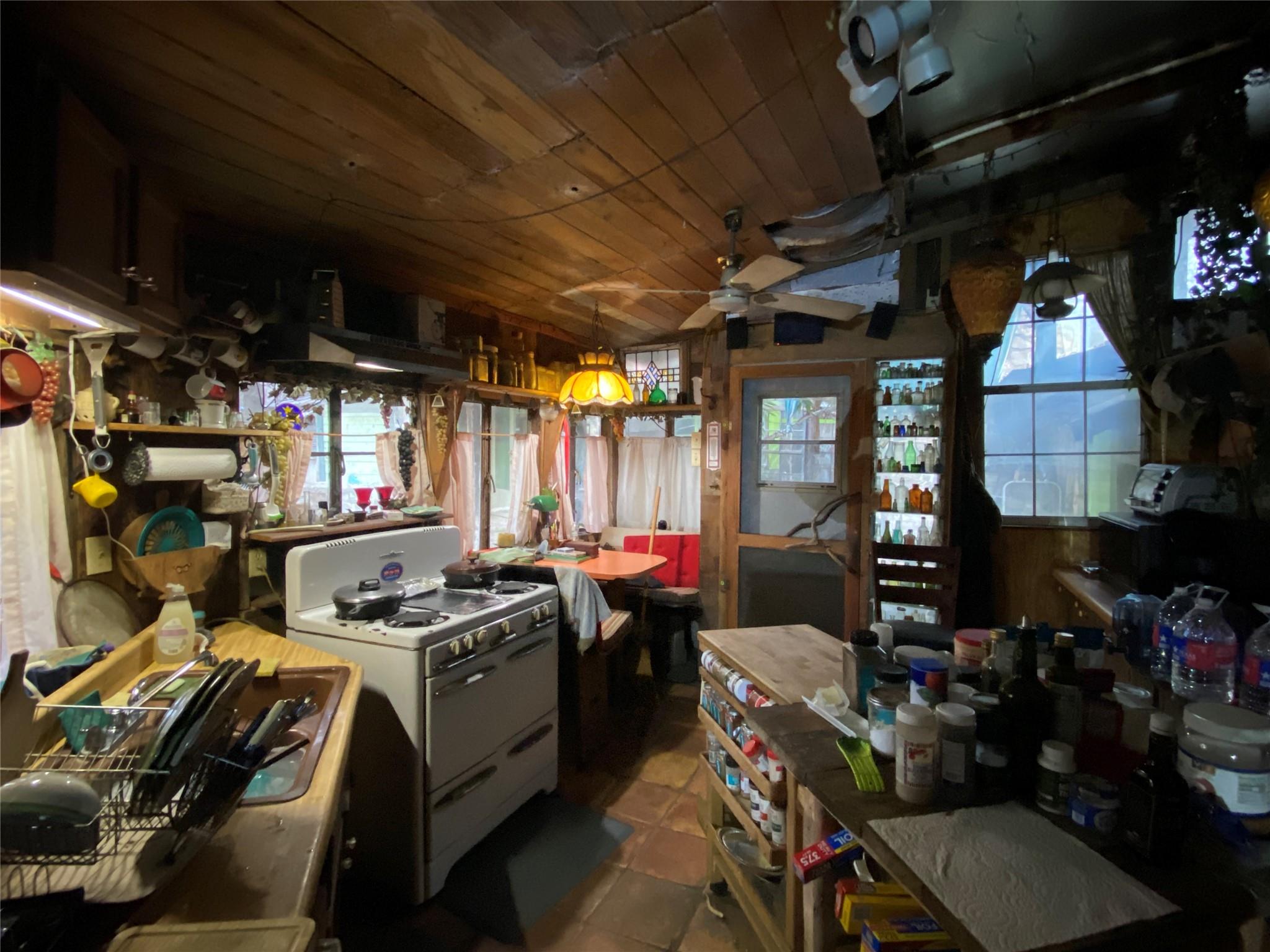 207 Hub Dr, Wimberley, TX 78676