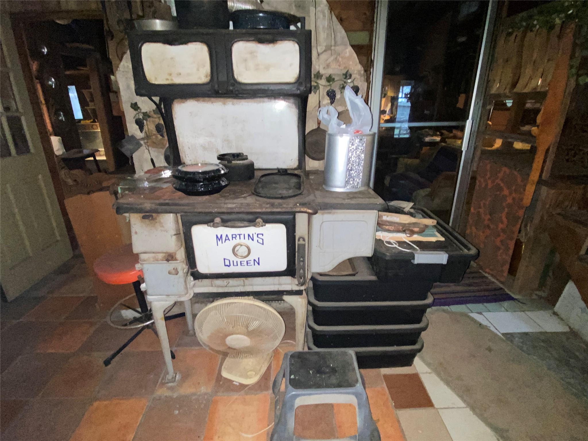 207 Hub Dr, Wimberley, TX 78676